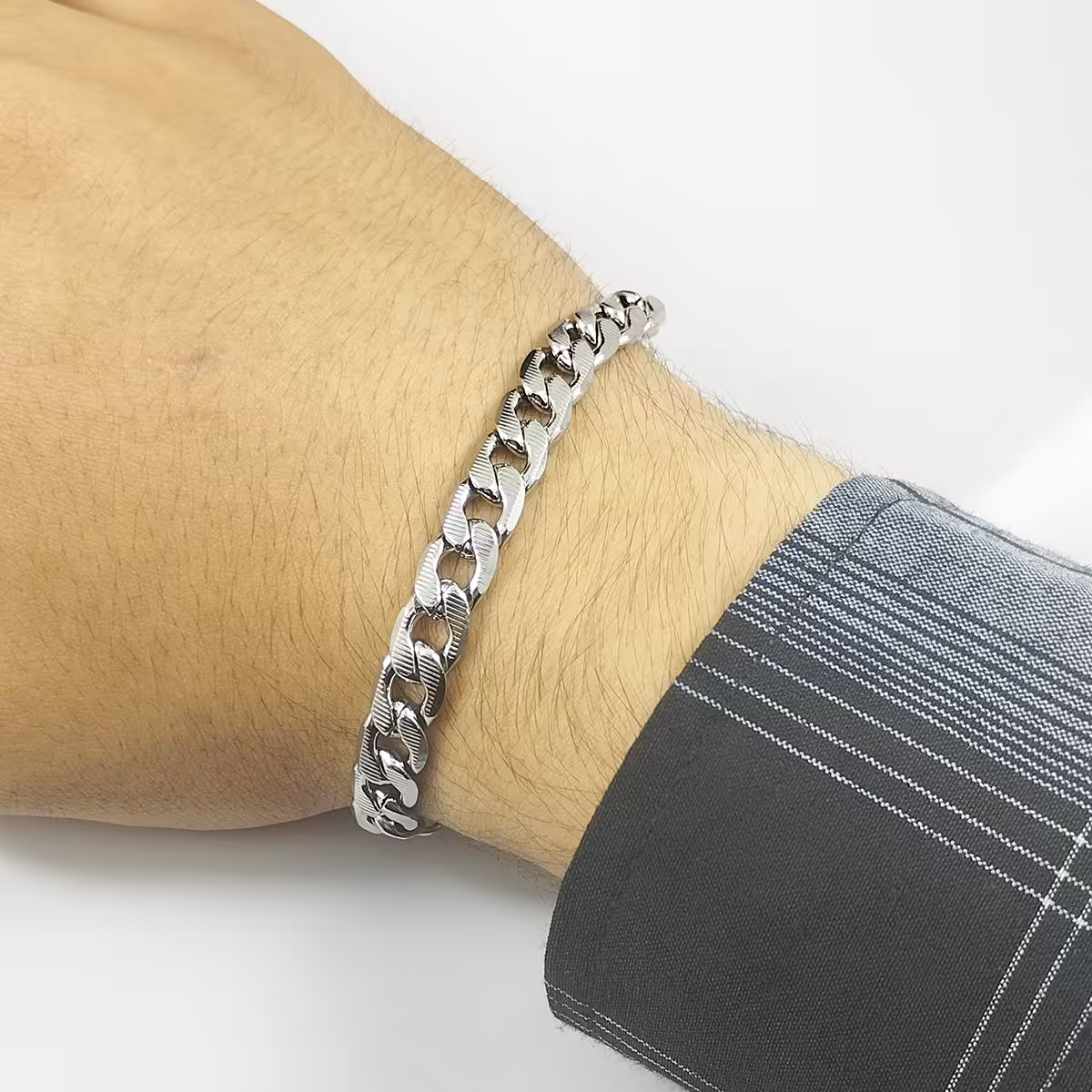 دستبند زنانه و مردانه اسپرت طرح استیل سلین کالا COD-12916335