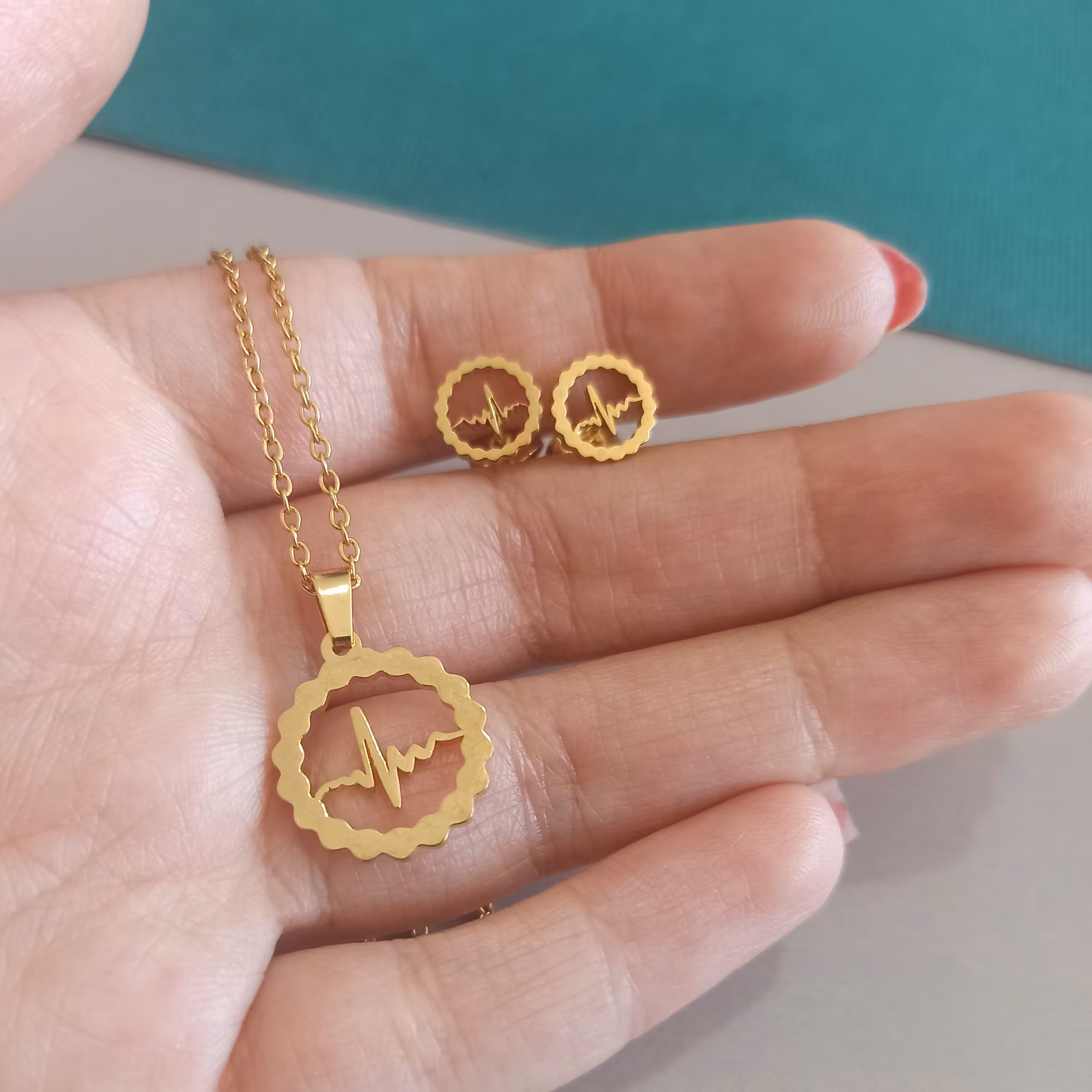 نیم ست طرح ضربان قلب، رنگ طلایی ، استیل ، رنگ ثابت 