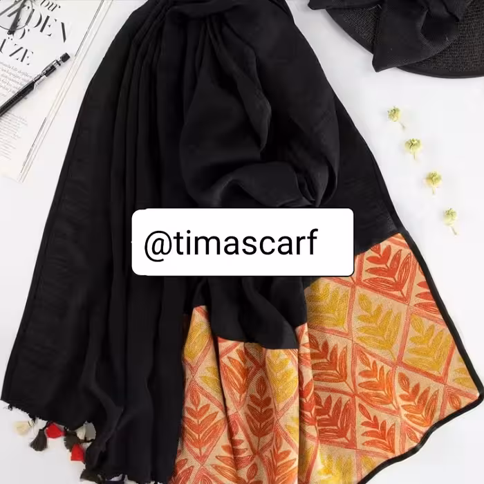 شال مجلسی مشکی با دستک کنفی طرحدار و جنس اسلپ،دورتادور نواردوزی شده