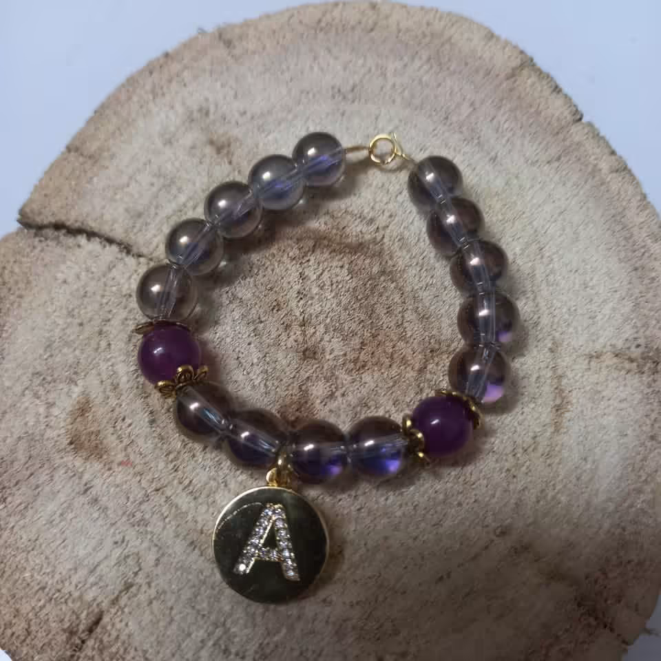 دستبند  یاسی هولوگرامی با پلاک استیل سوارفسکی حرف A دستبند حروف