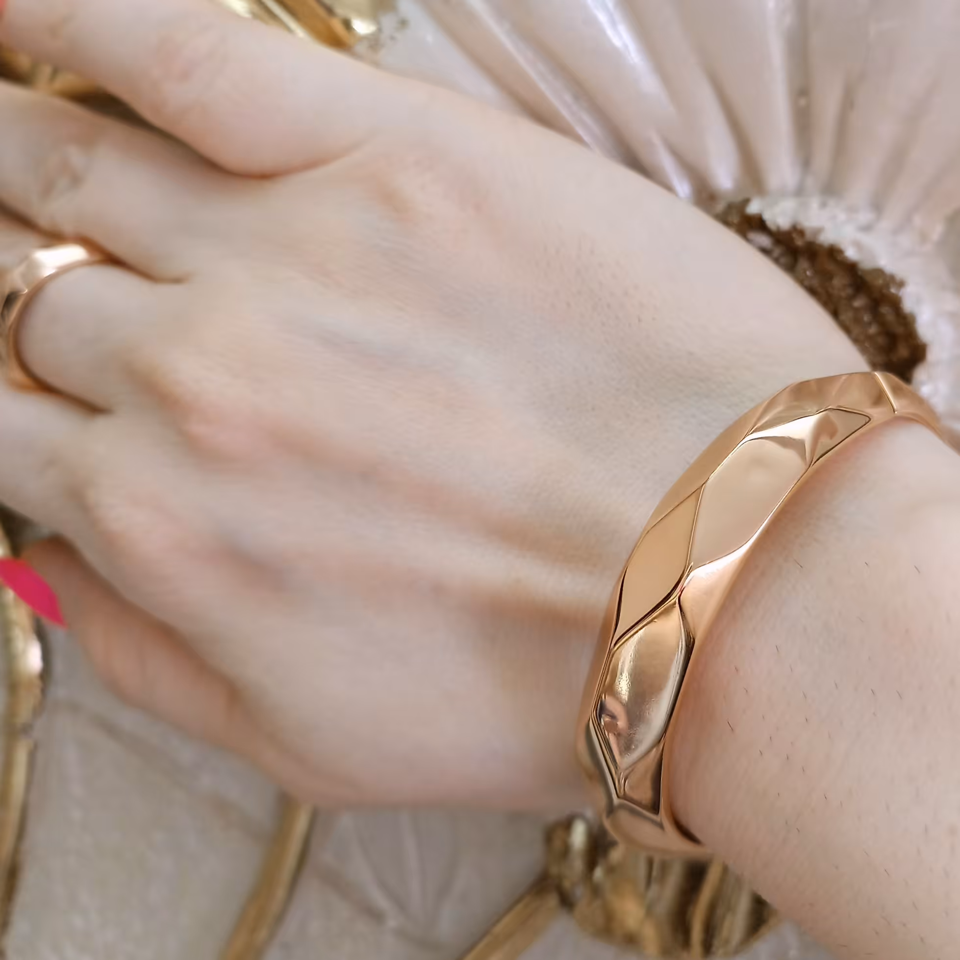 تک دست آینه ای برند ژوپینگ هست ضد حساسیت رنگ ثابت روکش و آبکاری طلای 18 عیار جنس آلیاژ مس ساده و شیک و زیبا    