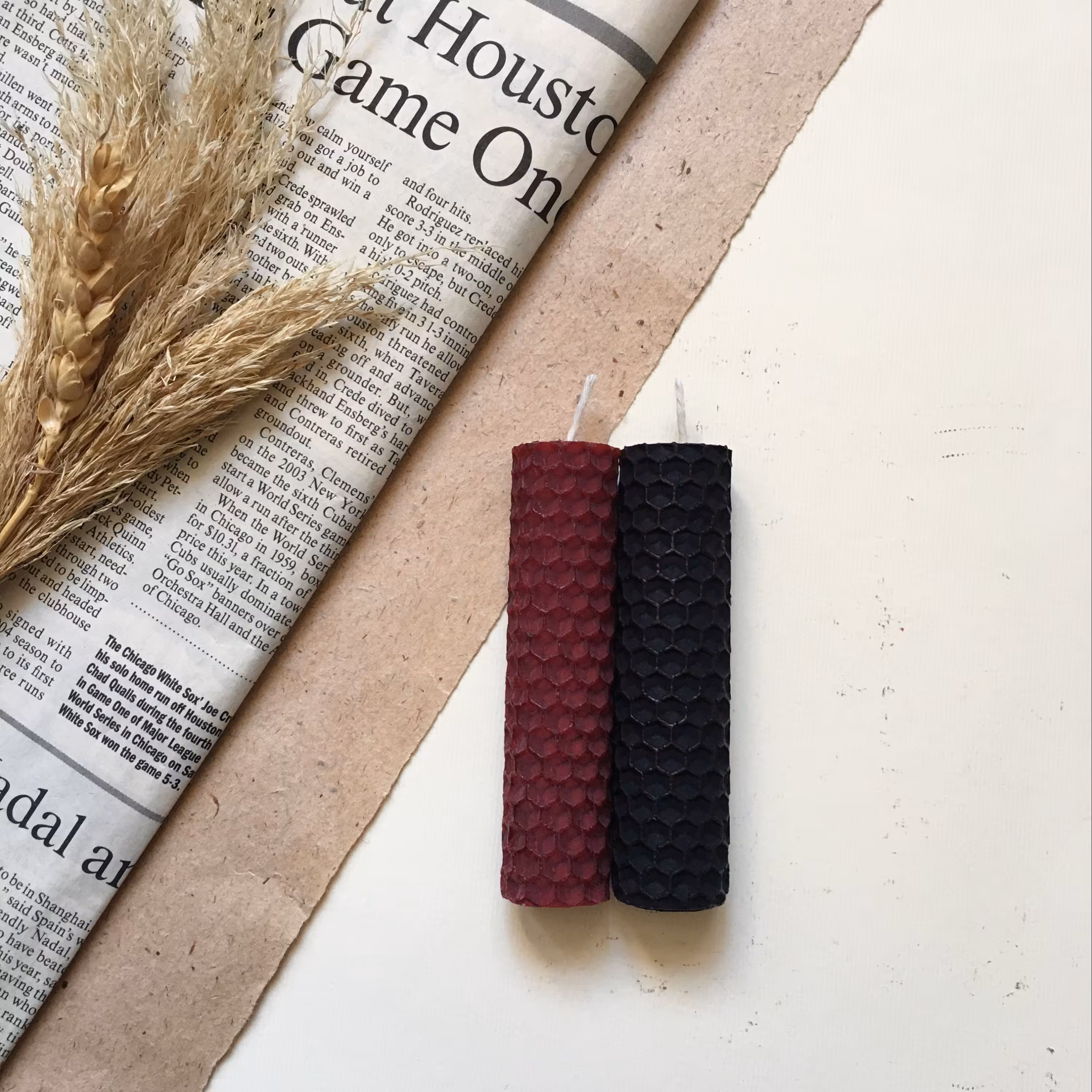 شمع موم عسل طبیعی رنگ قرمز مشکی بسته دو عددی 