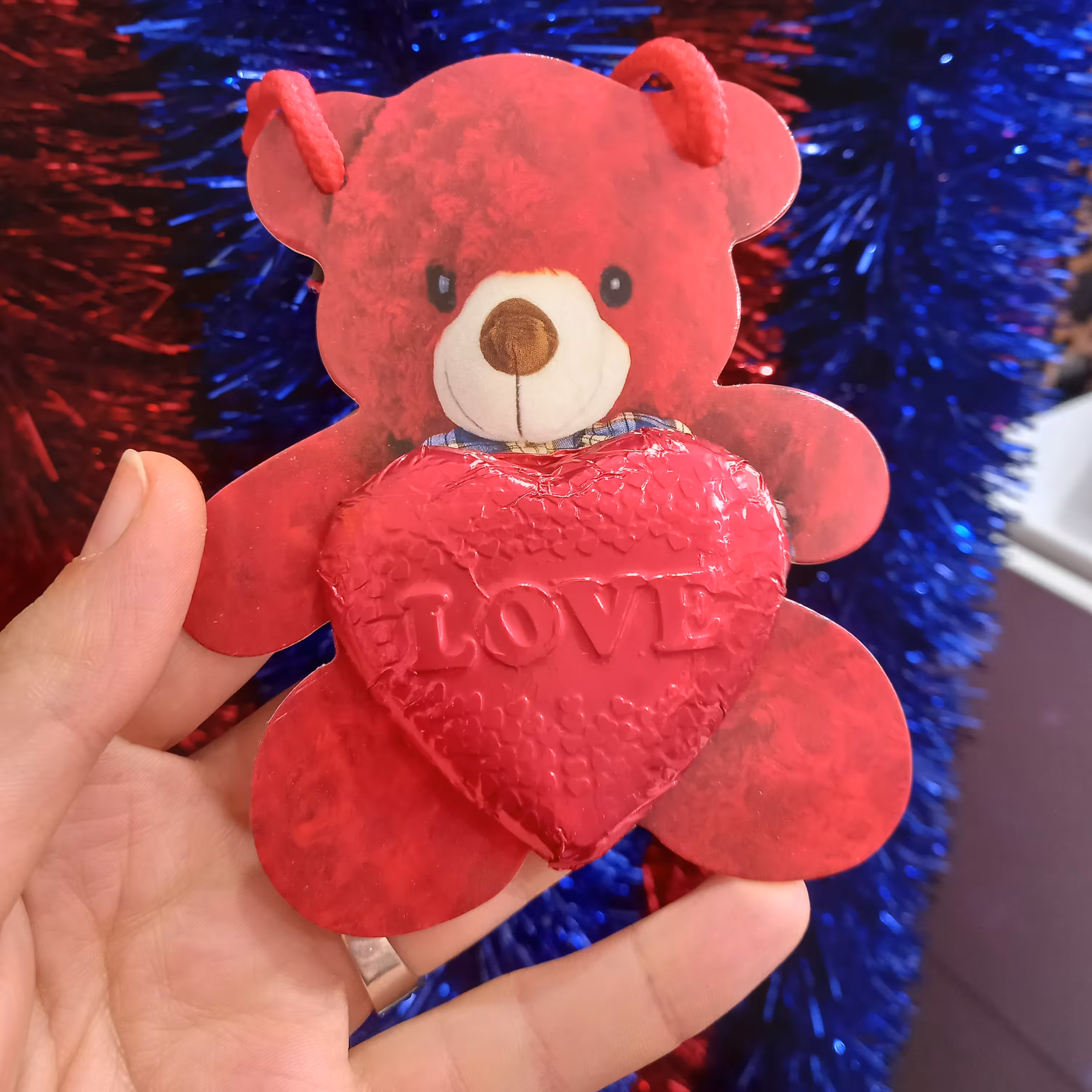   شکلات   خرسی   قرمز   (در دو رنگ) 