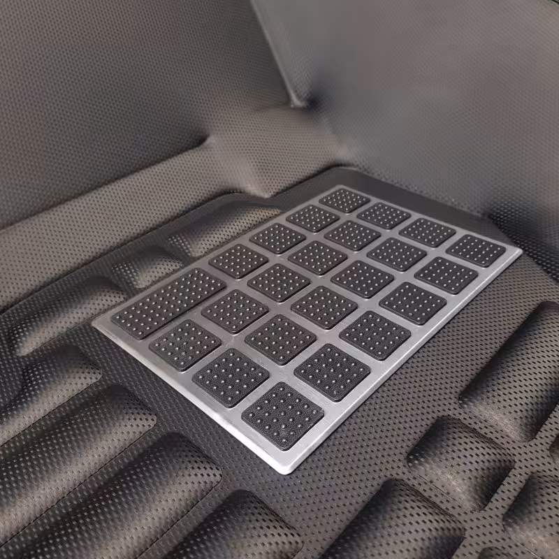 کفپوش سه بعدی لبه بلند چرم طرح کربن sicg مناسب رنو فلوئنس کد SF5047