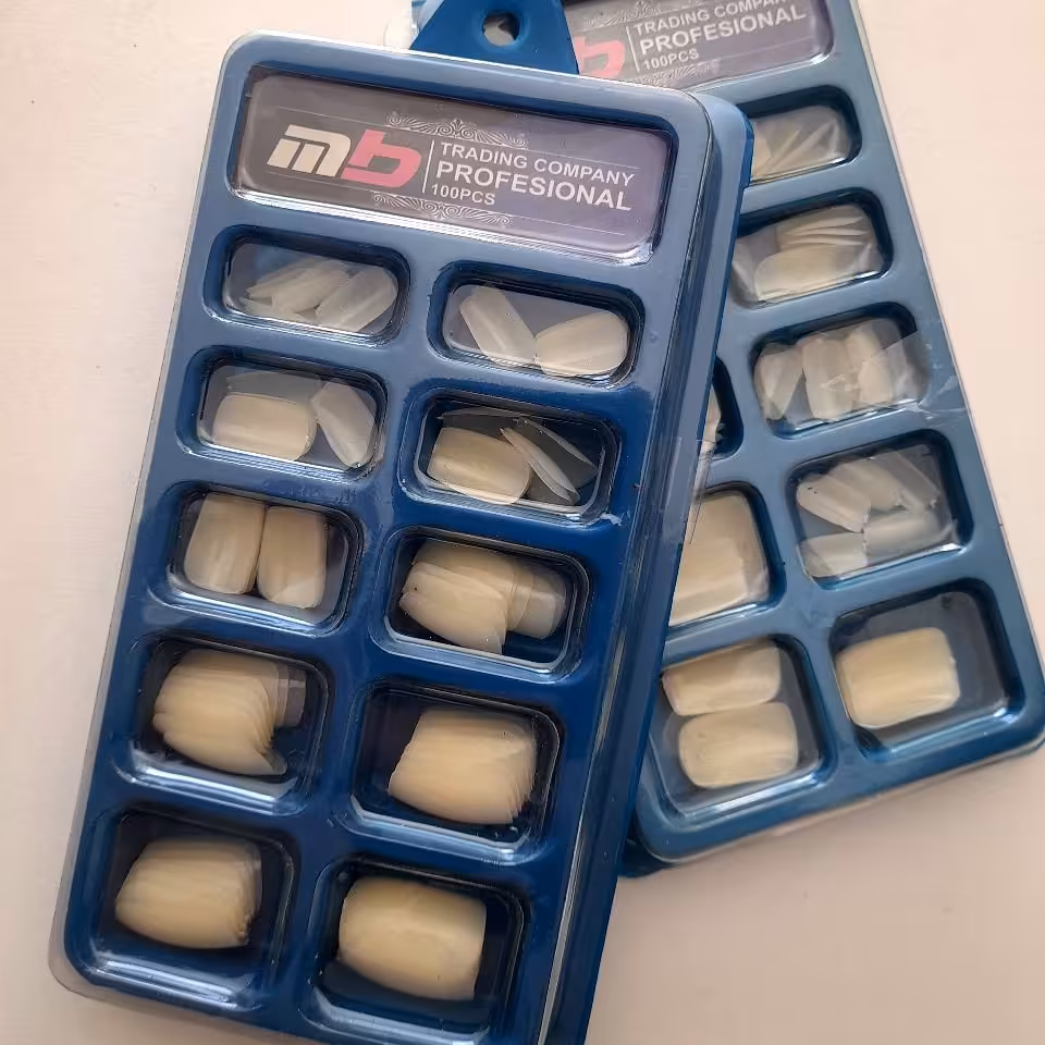 ناخن مصنوعی ساده    