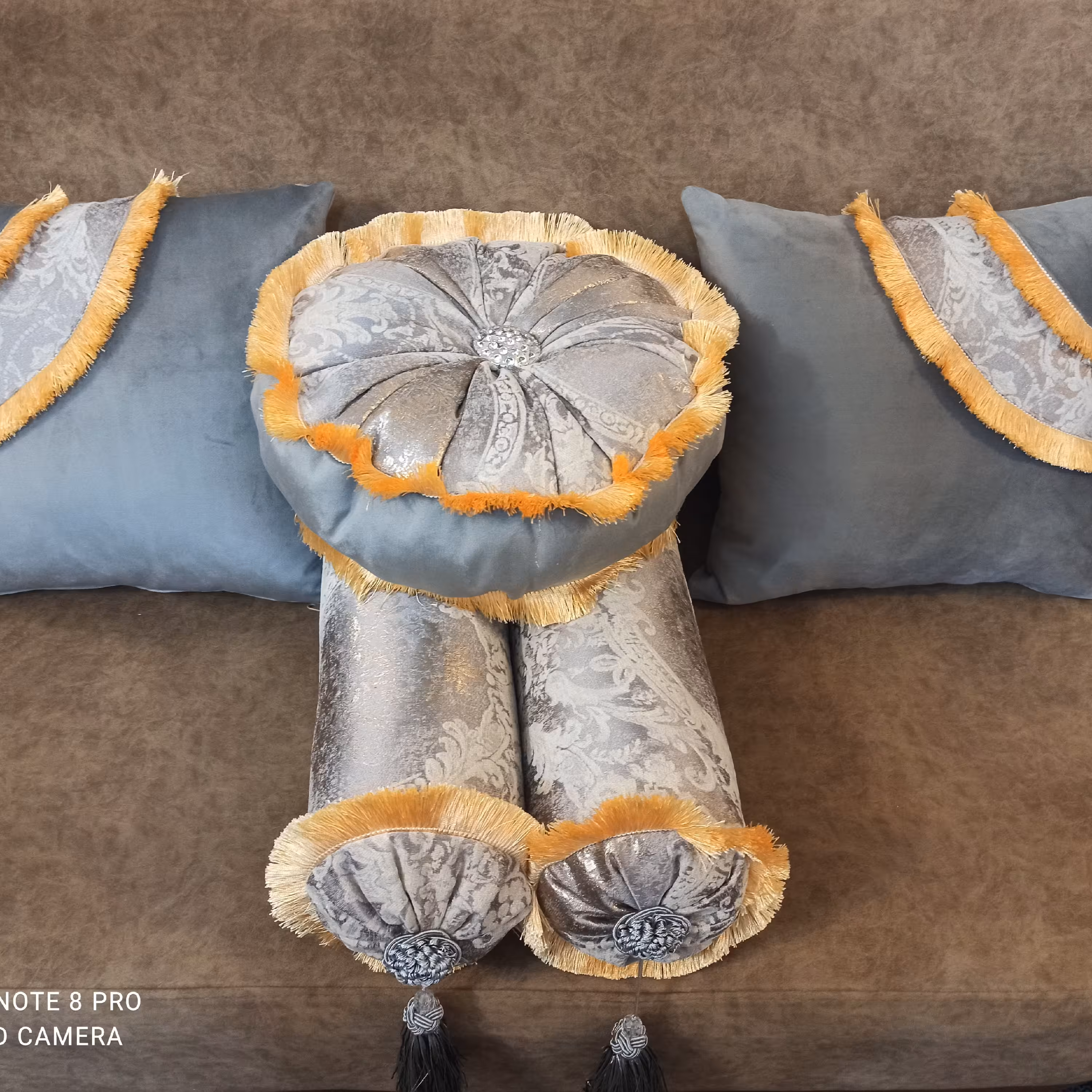 کوسن ریشه خور 5 عددی شامل دوعدد مربع و دوعدد استوانه و یک عدد گرد