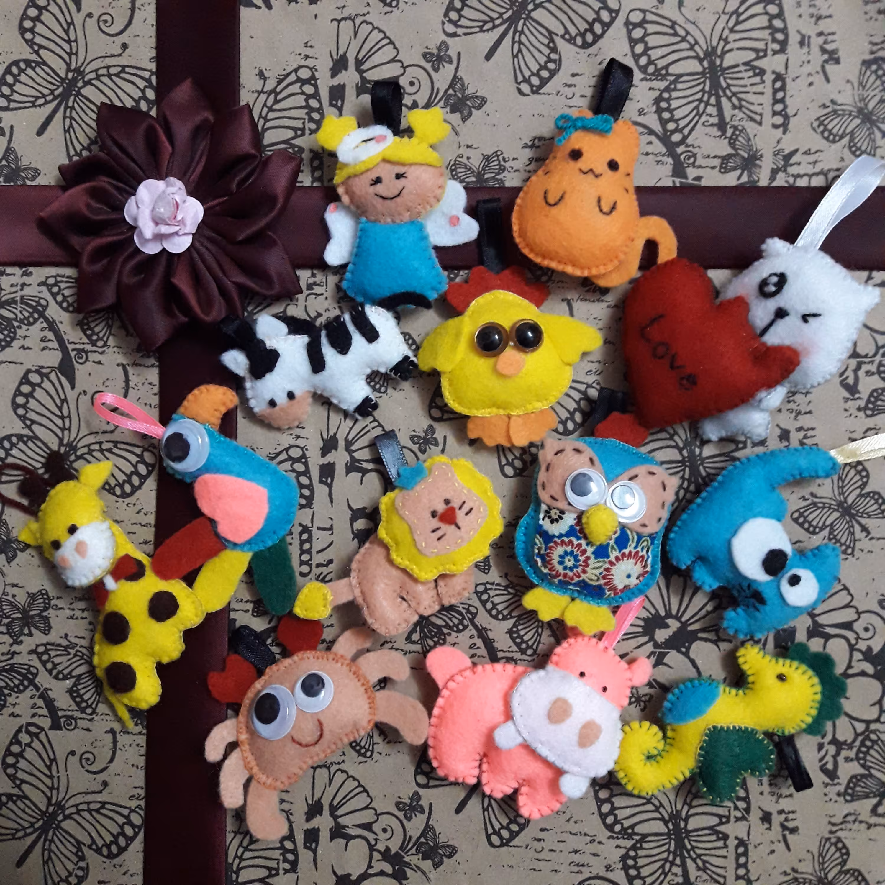 گیفت های نمدی دستدوز