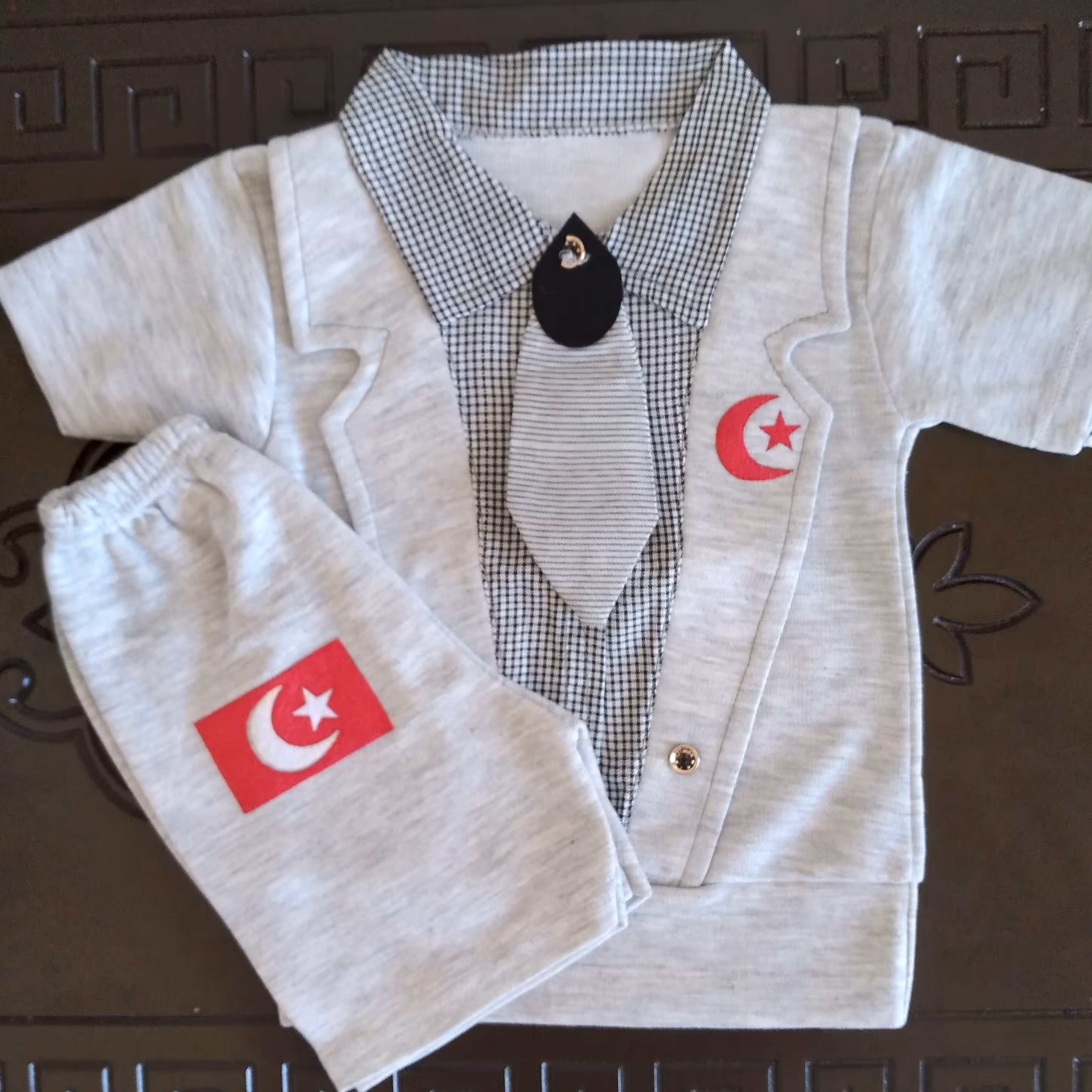 تیشرت شلوارک کراواتی