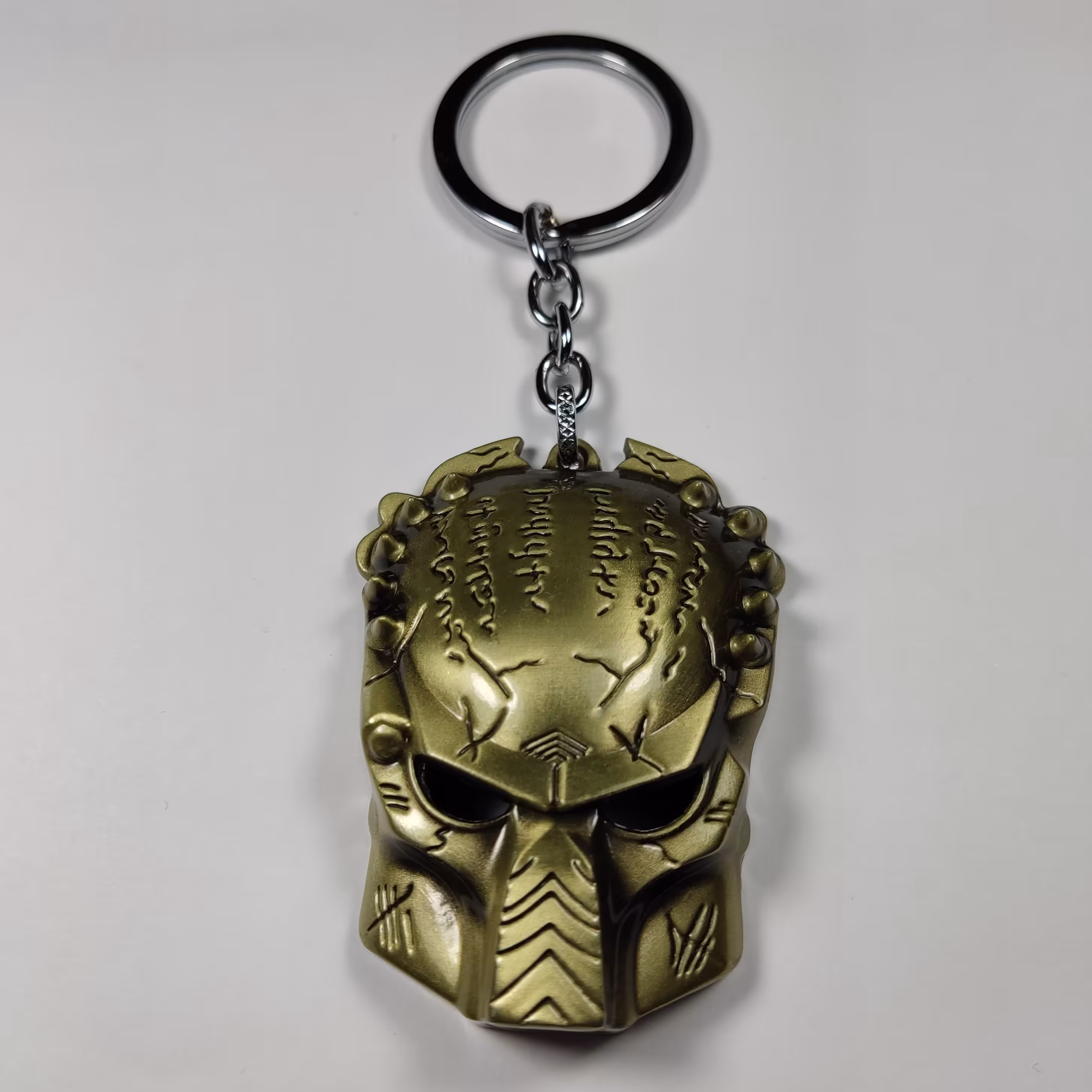 جاسوییچی فلزی طرح غارتگر (PREDATOR)