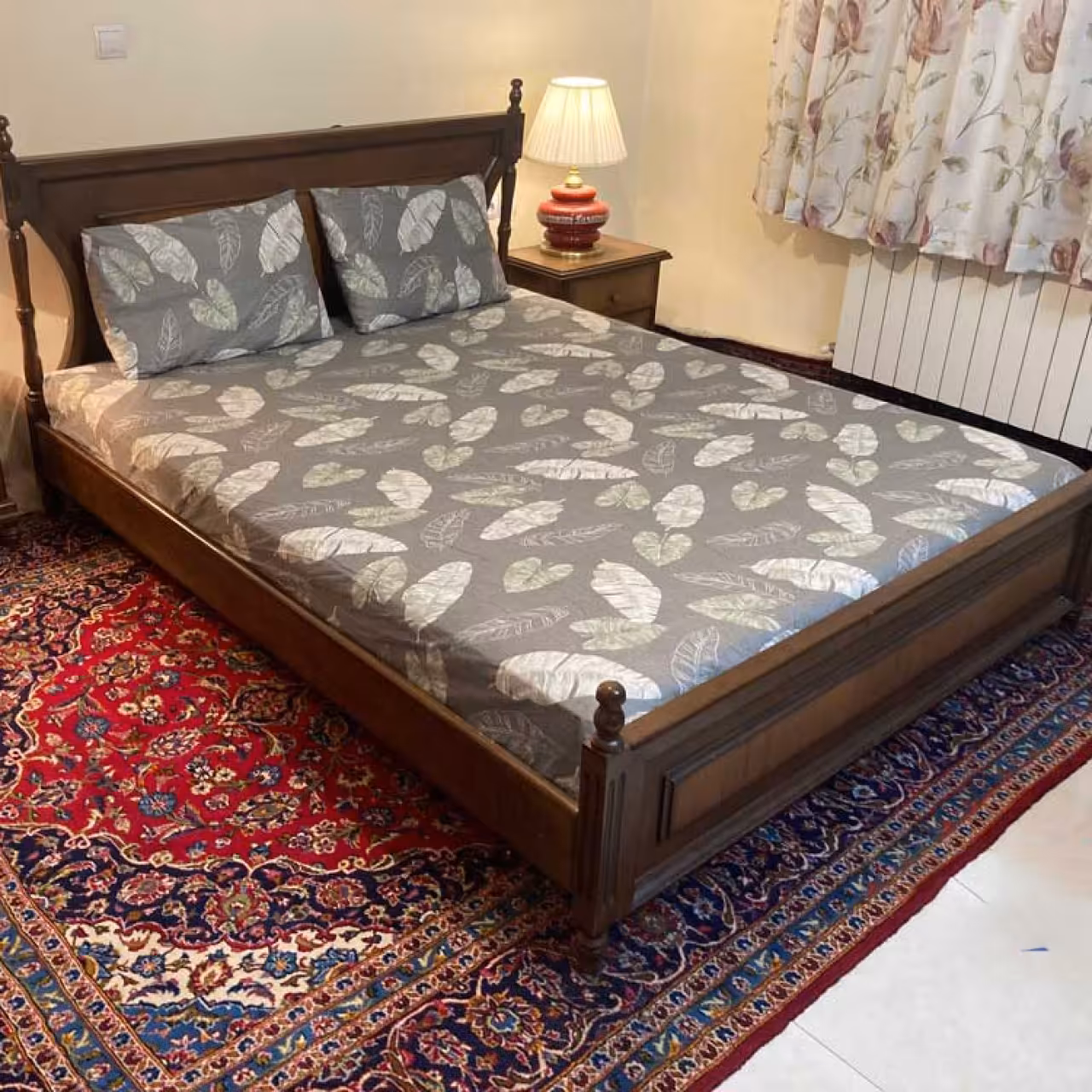 سرویس ملحفه مدل کشدار طرح سوسن 2 نفره 3 تیکه کد 160