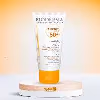 کرم ضد آفتاب اسپات بی رنگ بایودرما مناسب پوست حساس 150 میل