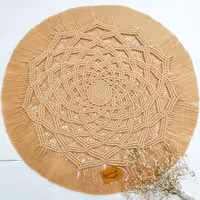 رومیزی گرد 80سانتی رنگ شیری طرح خورشیدی