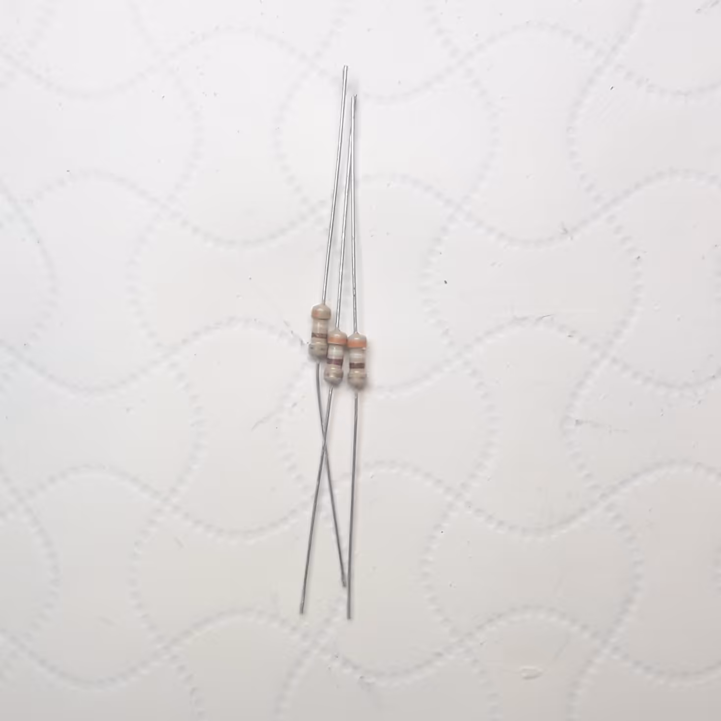 مقاومت الکتریکی 390 اهم بسته 10 عددی