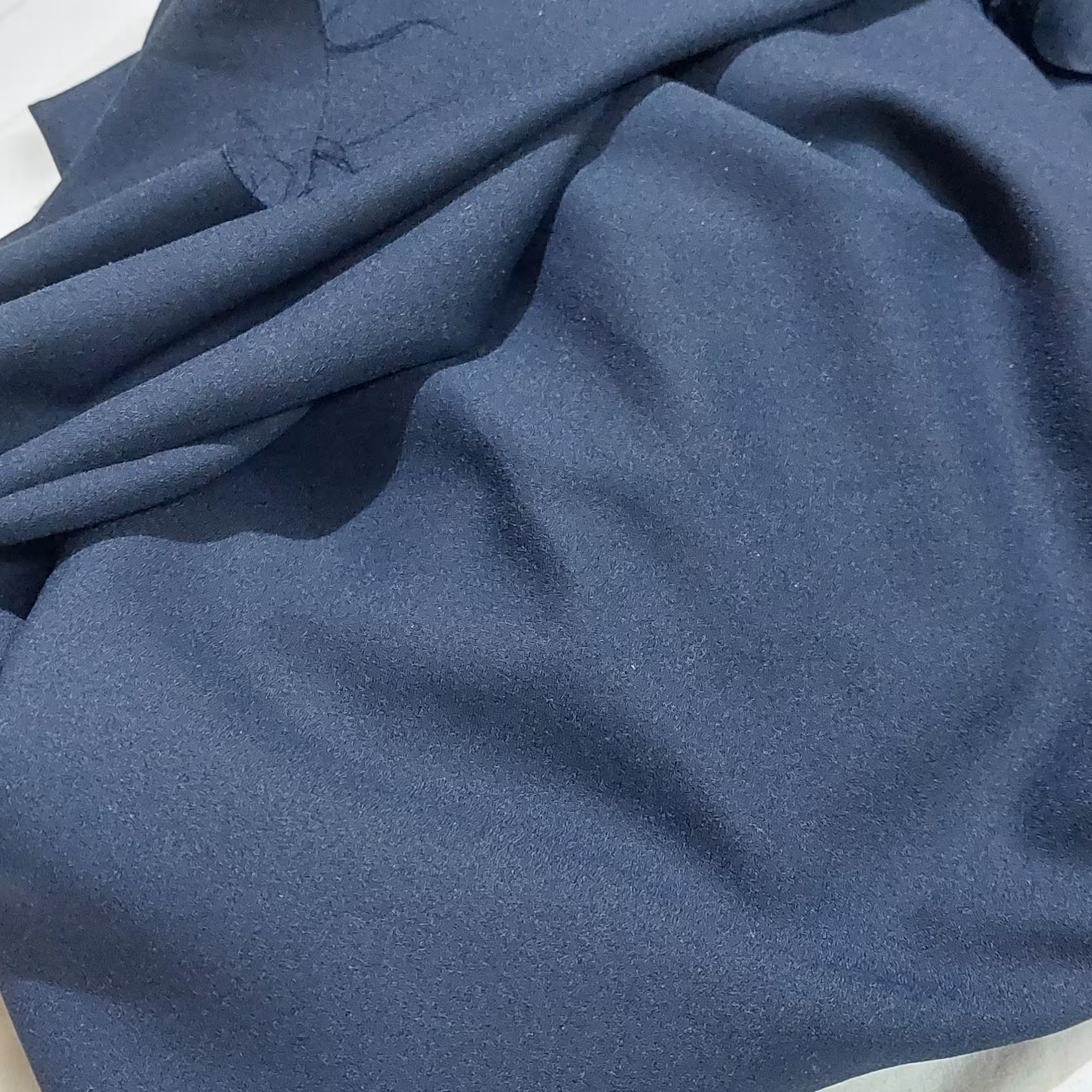 پارچه سرمه ای  2متر  و نیم باعرض95قیمت برای کل پارچه