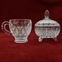 فنجان و قندان سه پایه انجلیکا چین (1 قندان 6 فنجان)