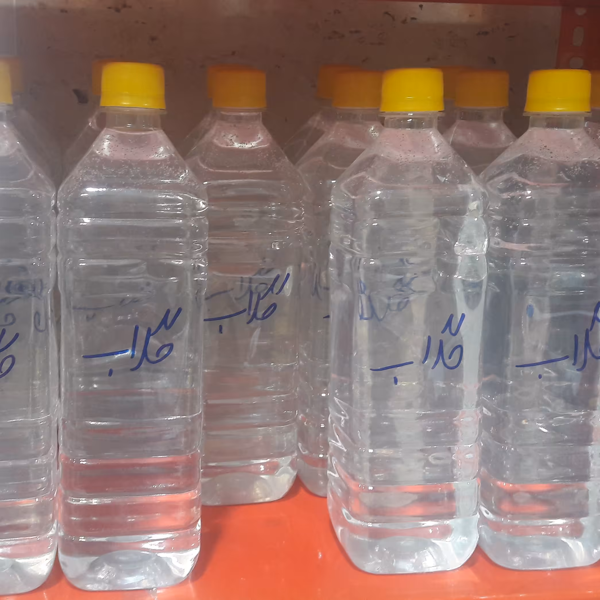 گلاب درجه یک -تضمین کیفیت-یک لیتری