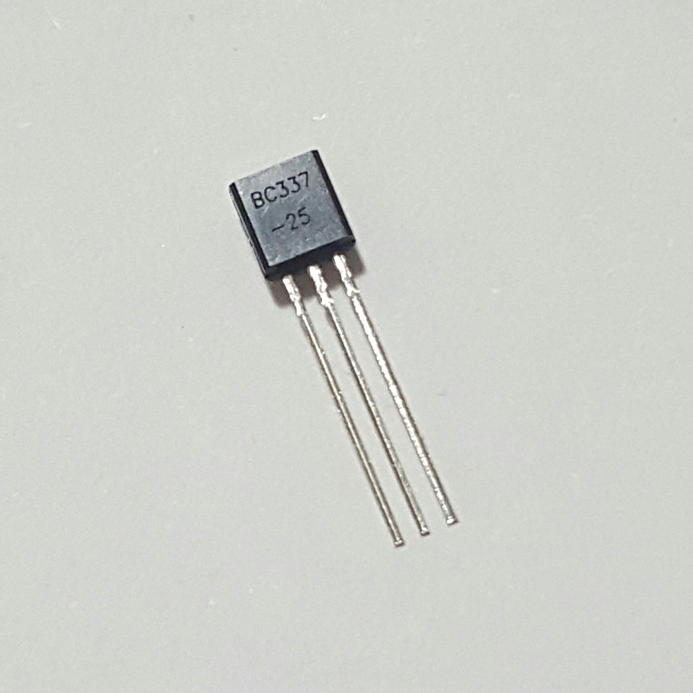 ترانزیستور BC337 بسته 10 عددی