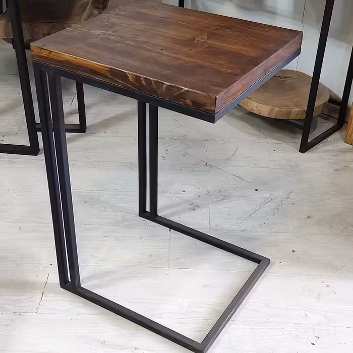 میز عسلی و گنار مبلی روستیک از چوب روسی و پایه فلزی