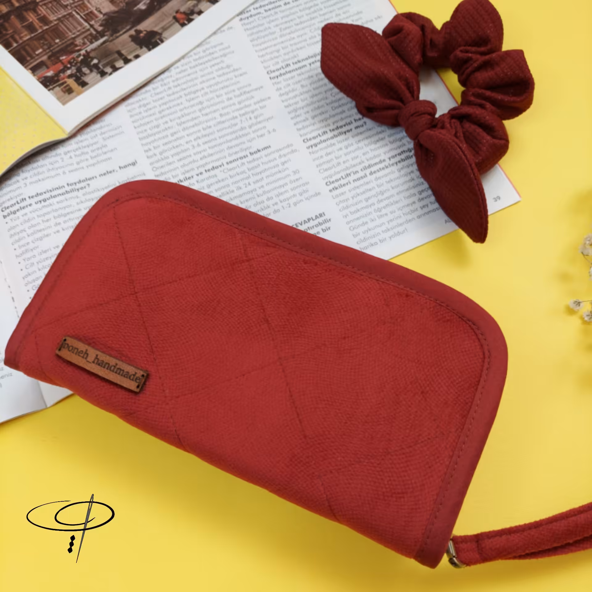 کیف پول پارچه ای قرمز  زیپدار  بند مچی جای کارت 