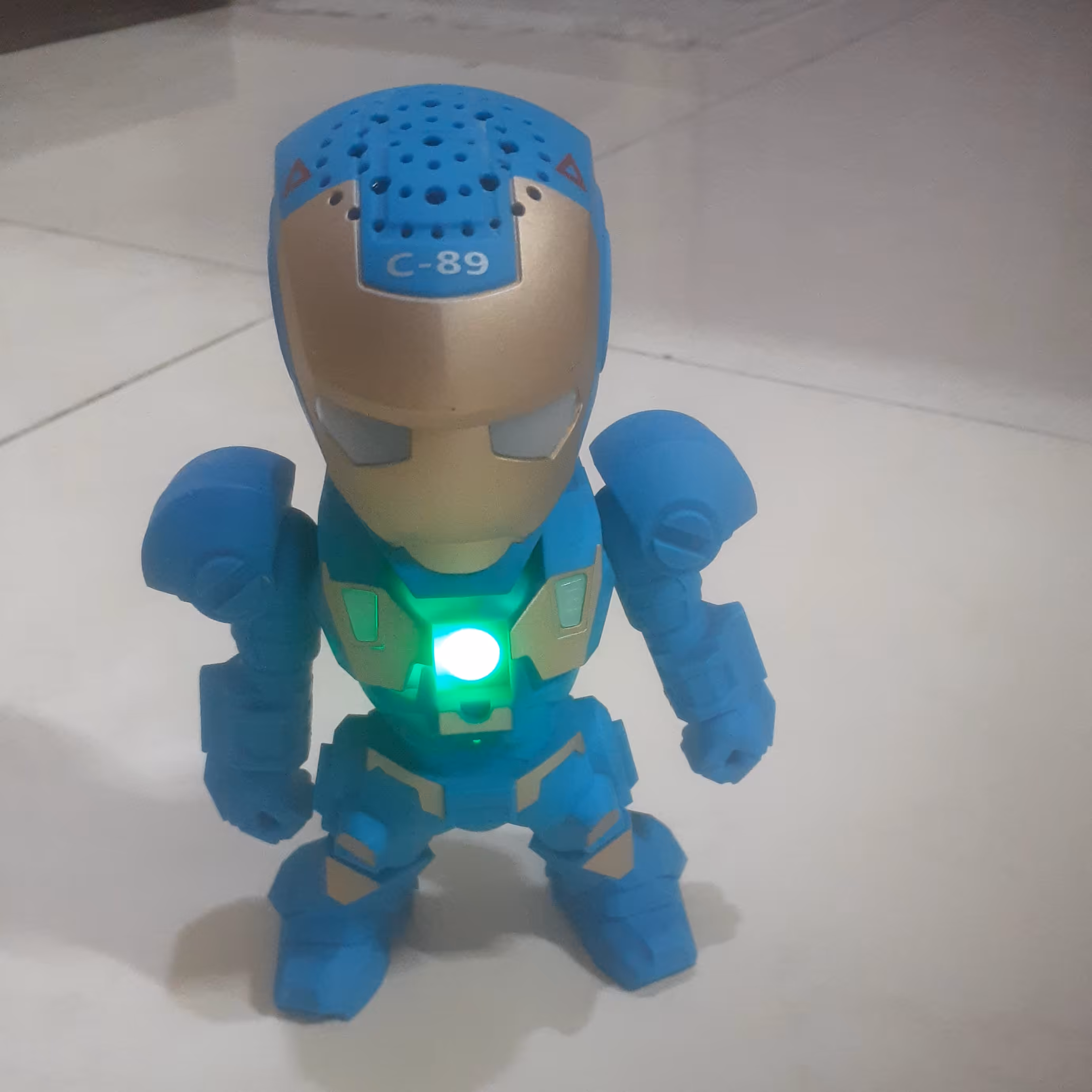 اسپیکر بلوتوث چراغ دار   مرد آهنی 