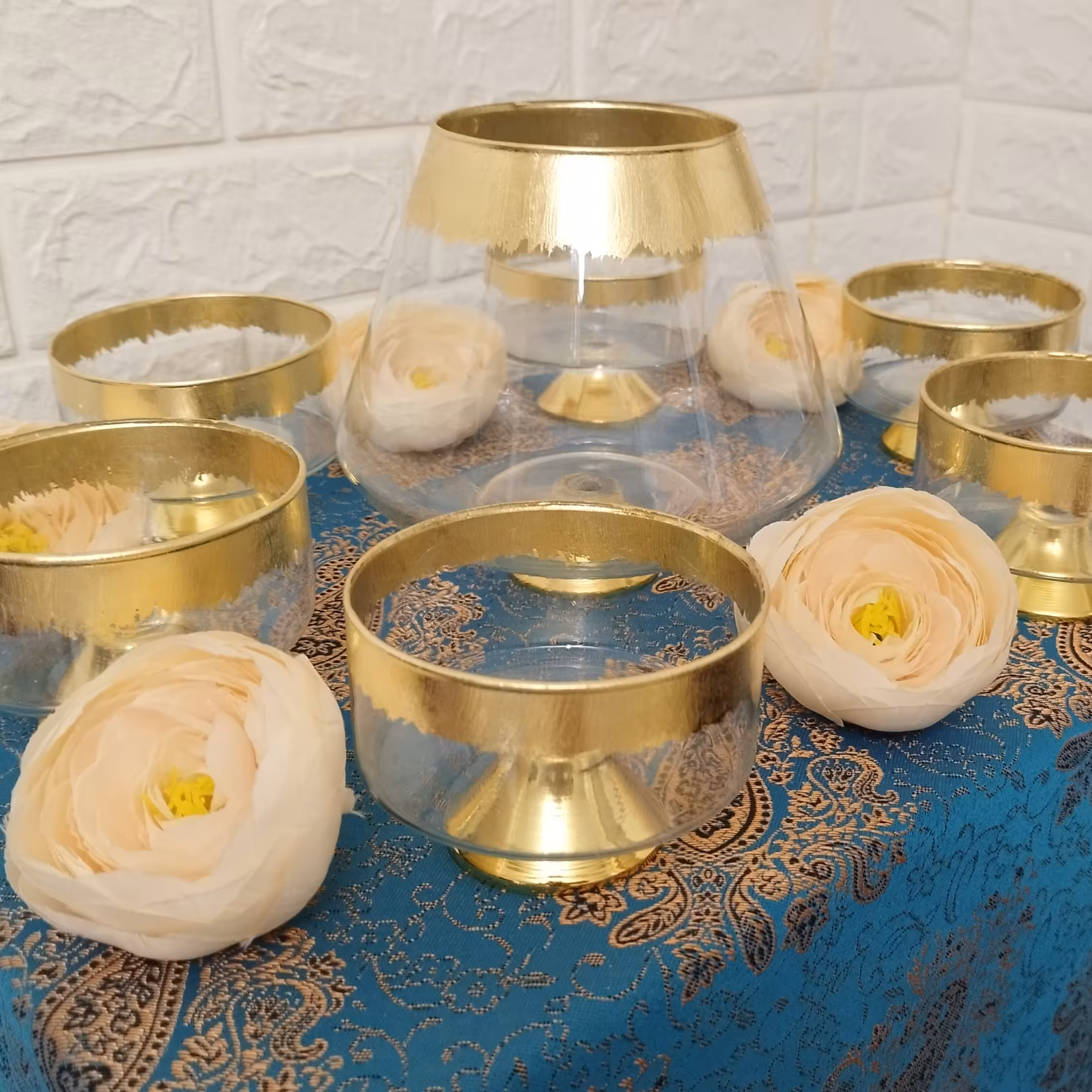 هفت سین شیشه‌ای پایه دار ورق طلا 