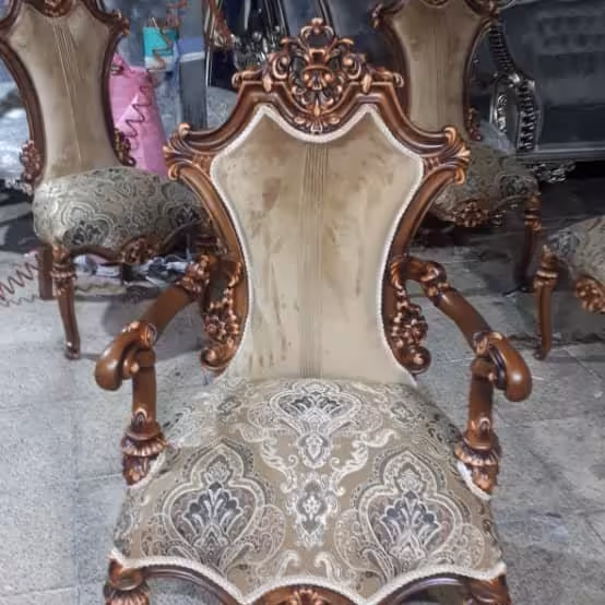 مبلمان کلاسیک مدل گیسو 7نفره و 9نفره نوع جنس تمام چوب همراه با جلو مبلی و عسلی هاش ترکیب رنگ بندی چوب و پارچه به سلیقه م