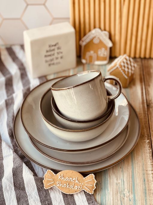 ظروف مینیمال لبه قهوه ای