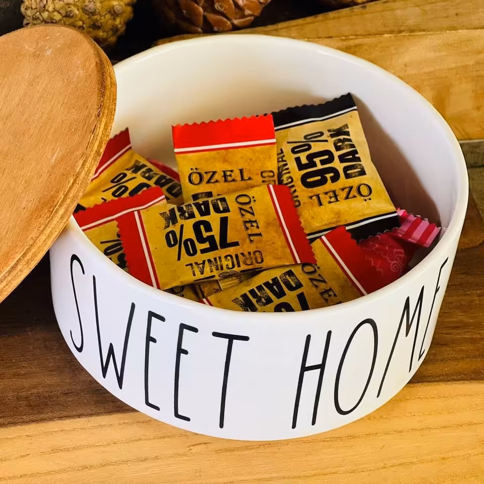 بانکه سرامیکی درب چوبی

کیفیت عالی 
جنس سرامیک و درب چوبی
