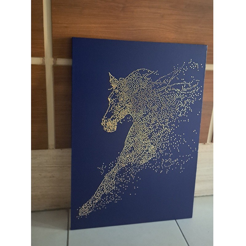 تابلو نقاشی مدرن  اسب سر کش برجسته ورق طلا ابعاد 70در 100 تماما کار  دست نمونه اجرا شده  در گالری رویآرت