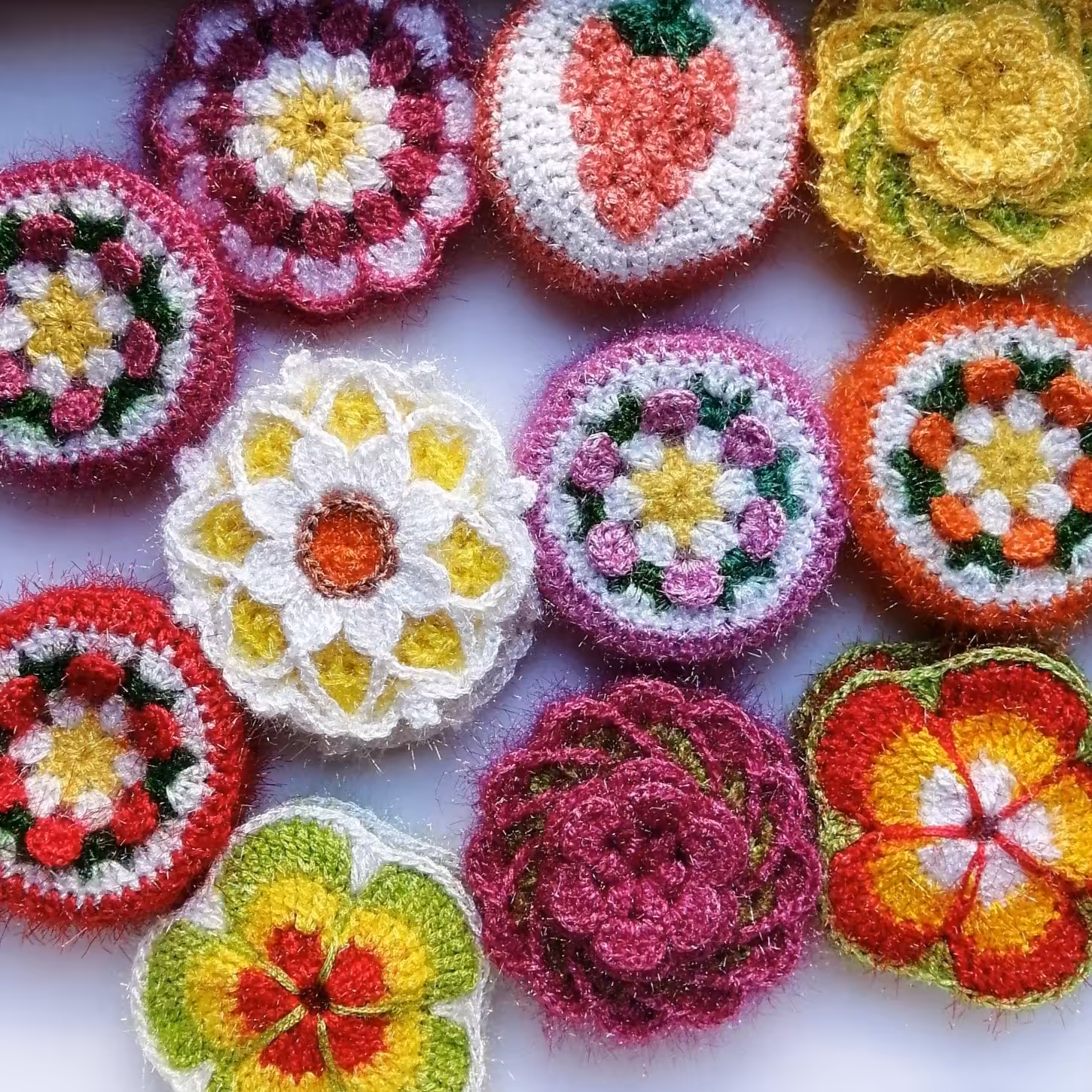 اسکاج بافتنی دولایه، بافته شده با کامواهای سوزنی پک 30 تایی ، انواع مختلف طرح (کد 0144)