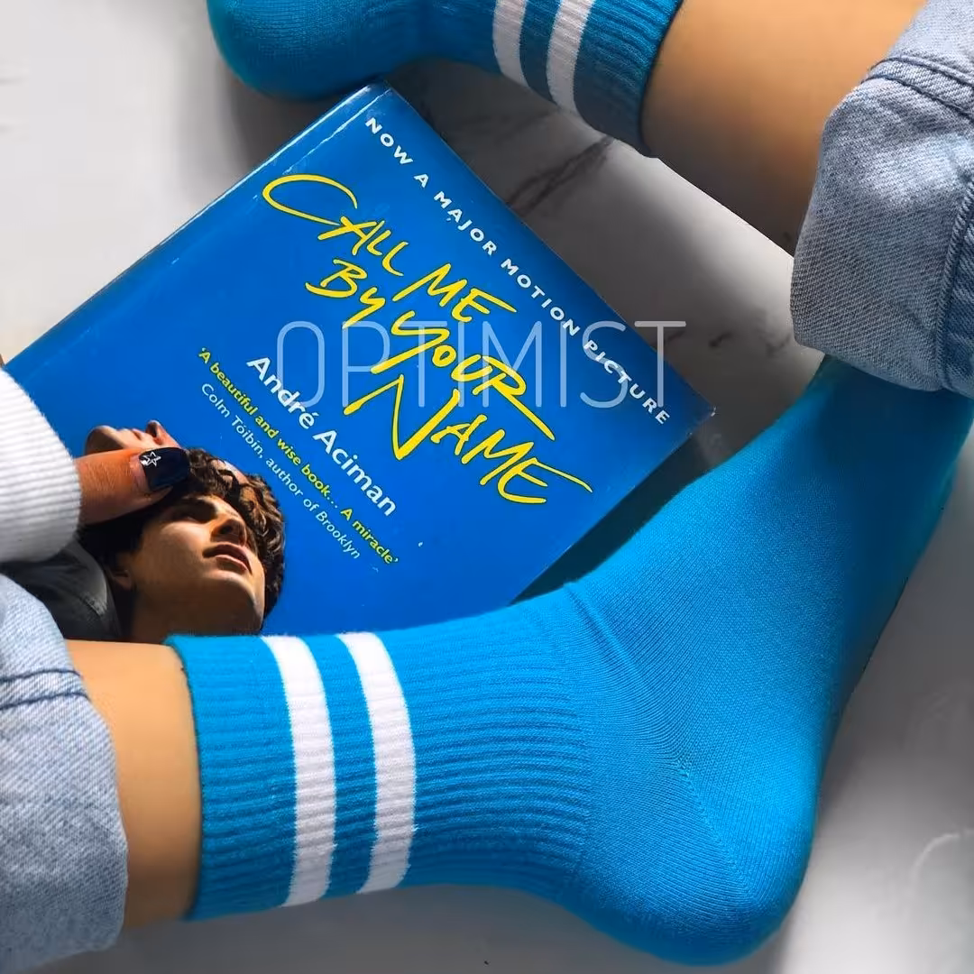 جوراب دوخط زمینه آبی آسمونی نیم ساق نخ پنبه