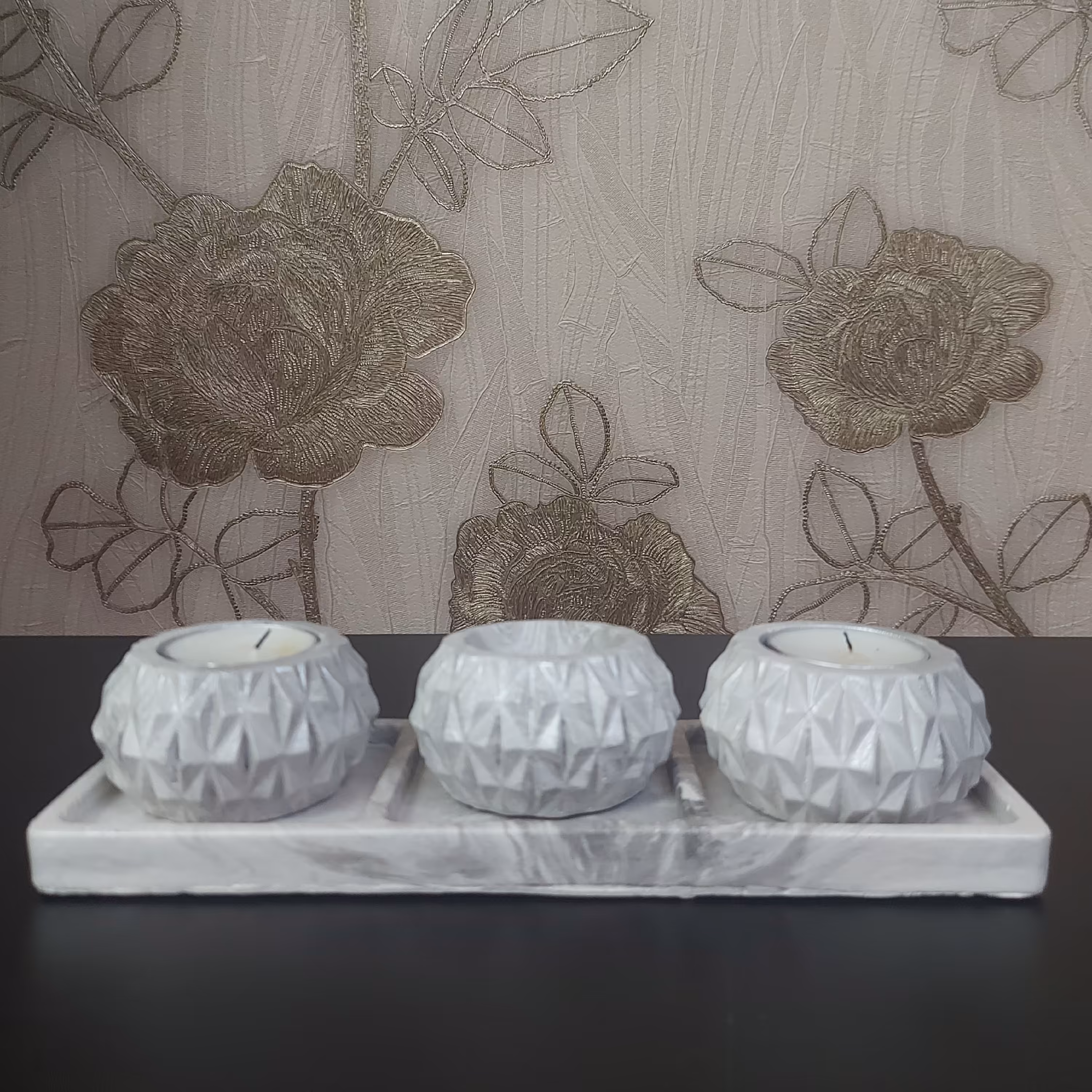 ست 4 تیکه جاشمعی و جاعودی با سینی(جنس سنگ مصنوعی)