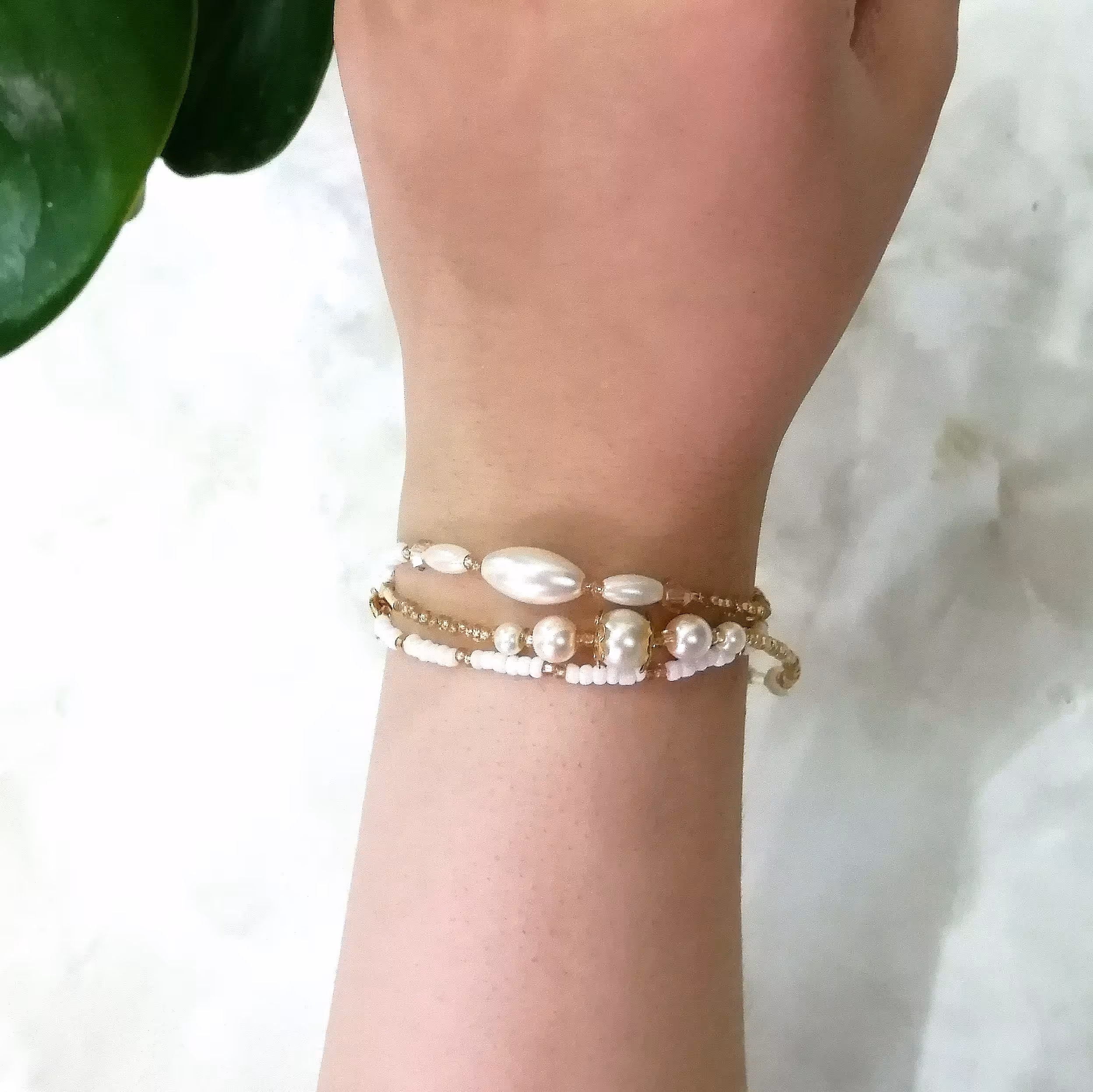 دستبند سفید طلایی