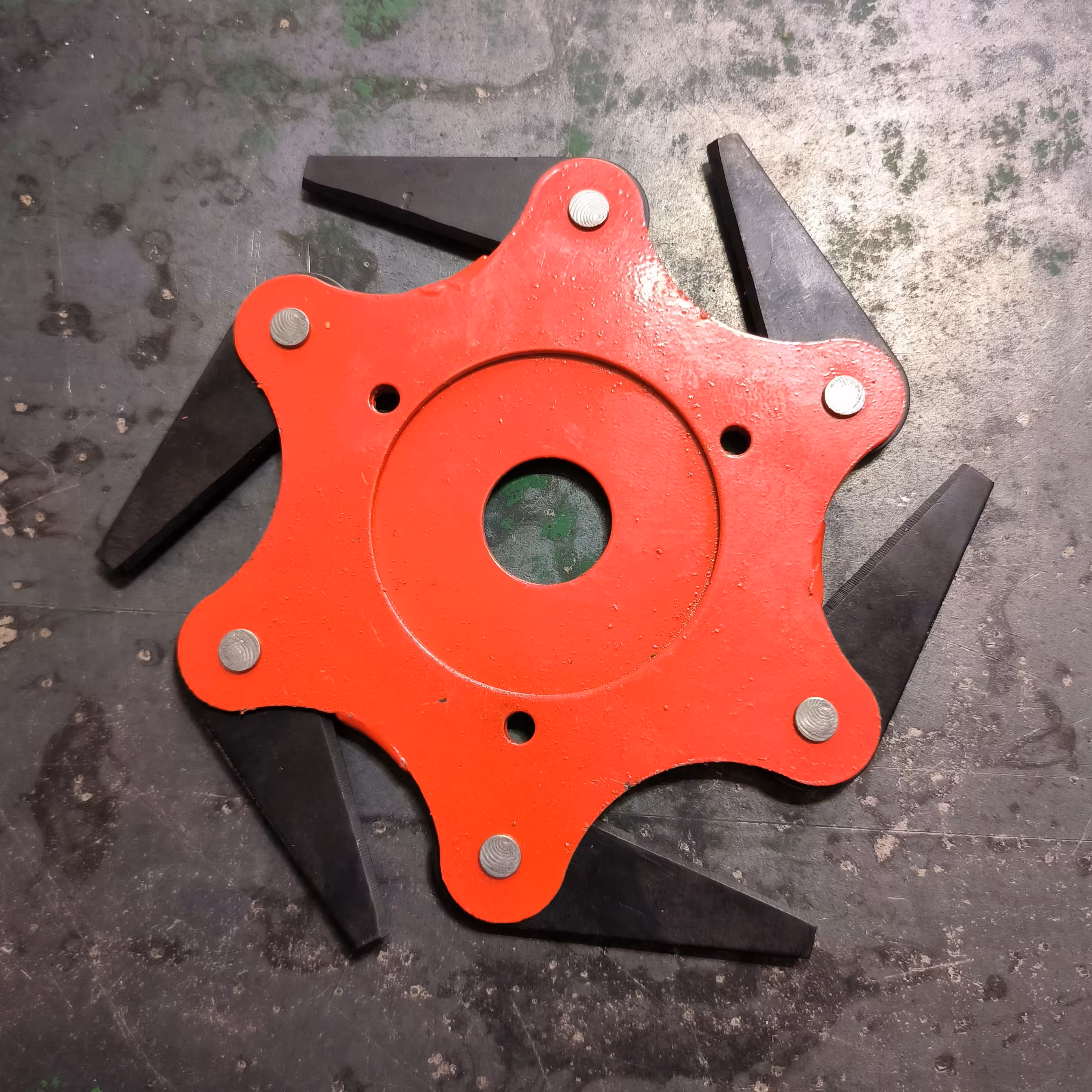 تیغه 6 پر علفتراش (ارسال با باربری و تیپاکس