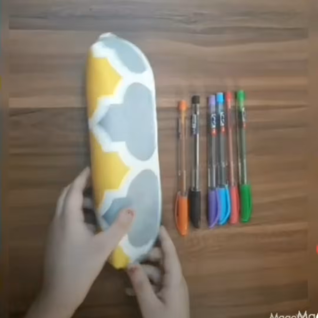 جامدادی زرد