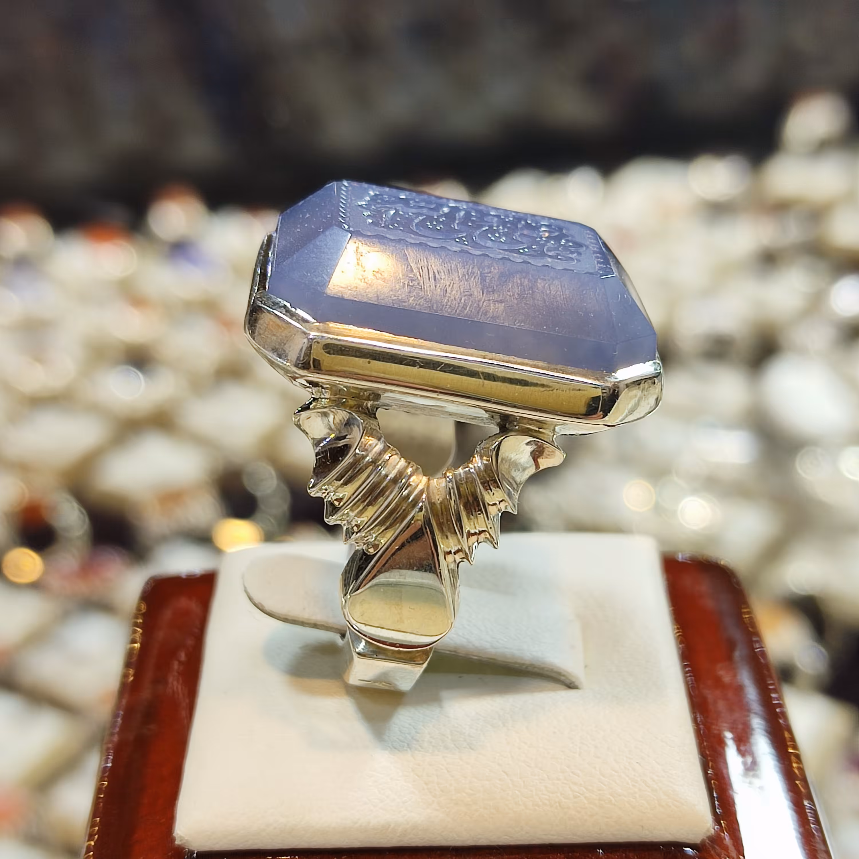 انگشتر دستساز چهارگوش یمنی کبود