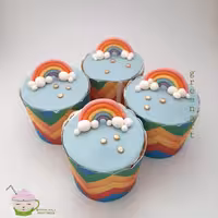 کاپ کیک رنگین کمانی