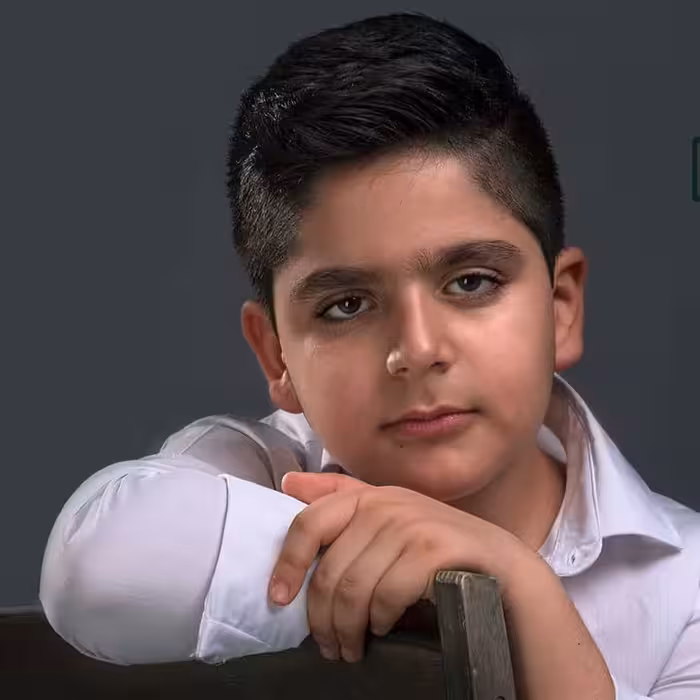 بهترین هدیه.تم پرتره اتلیه مناسب جایگزین کردن عکس ارسالی شما