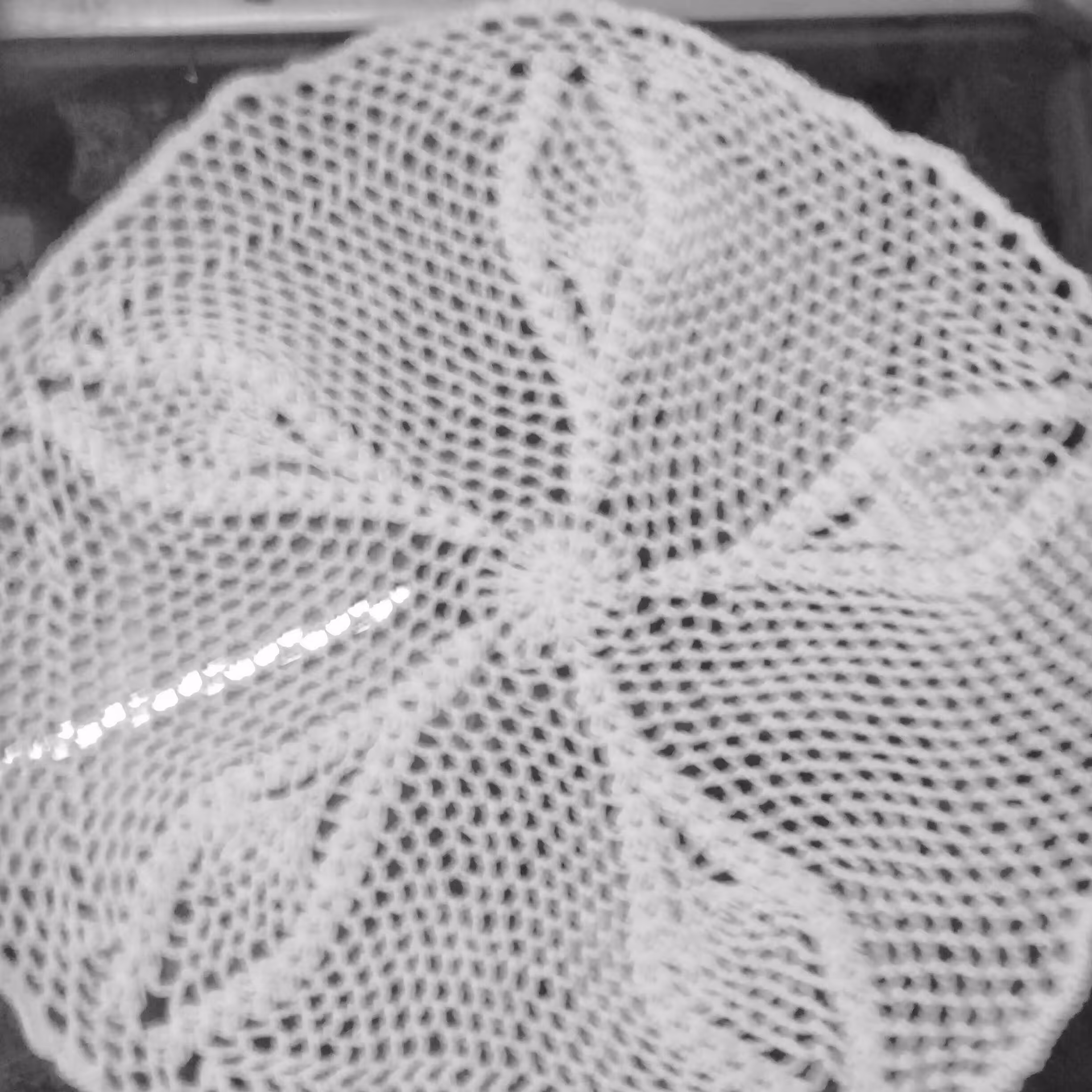 رومیزی قلاب بافی 40 سانتی