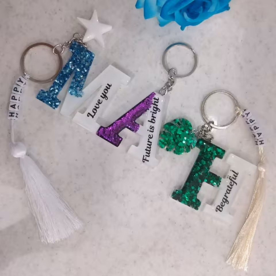 دسته کلید رزینی در طرح و رنگهای مختلف