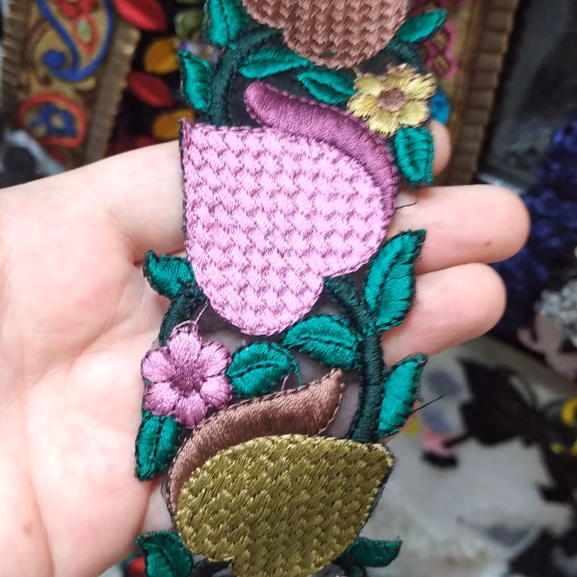 نوار گلدوزی شیک 1 قواره ی 130سانت