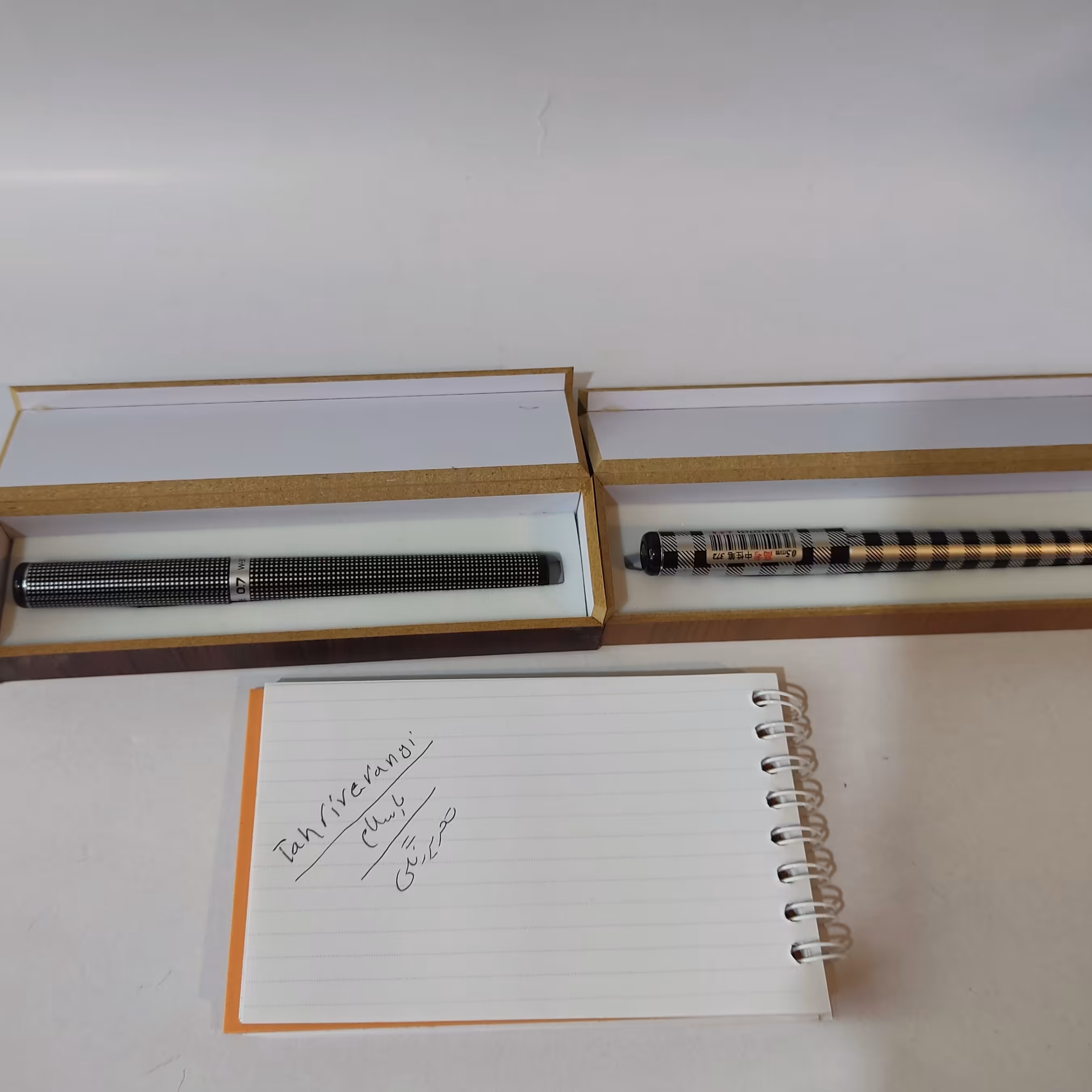 پک روان نویس کادویی با ضخامت نوک 0.7