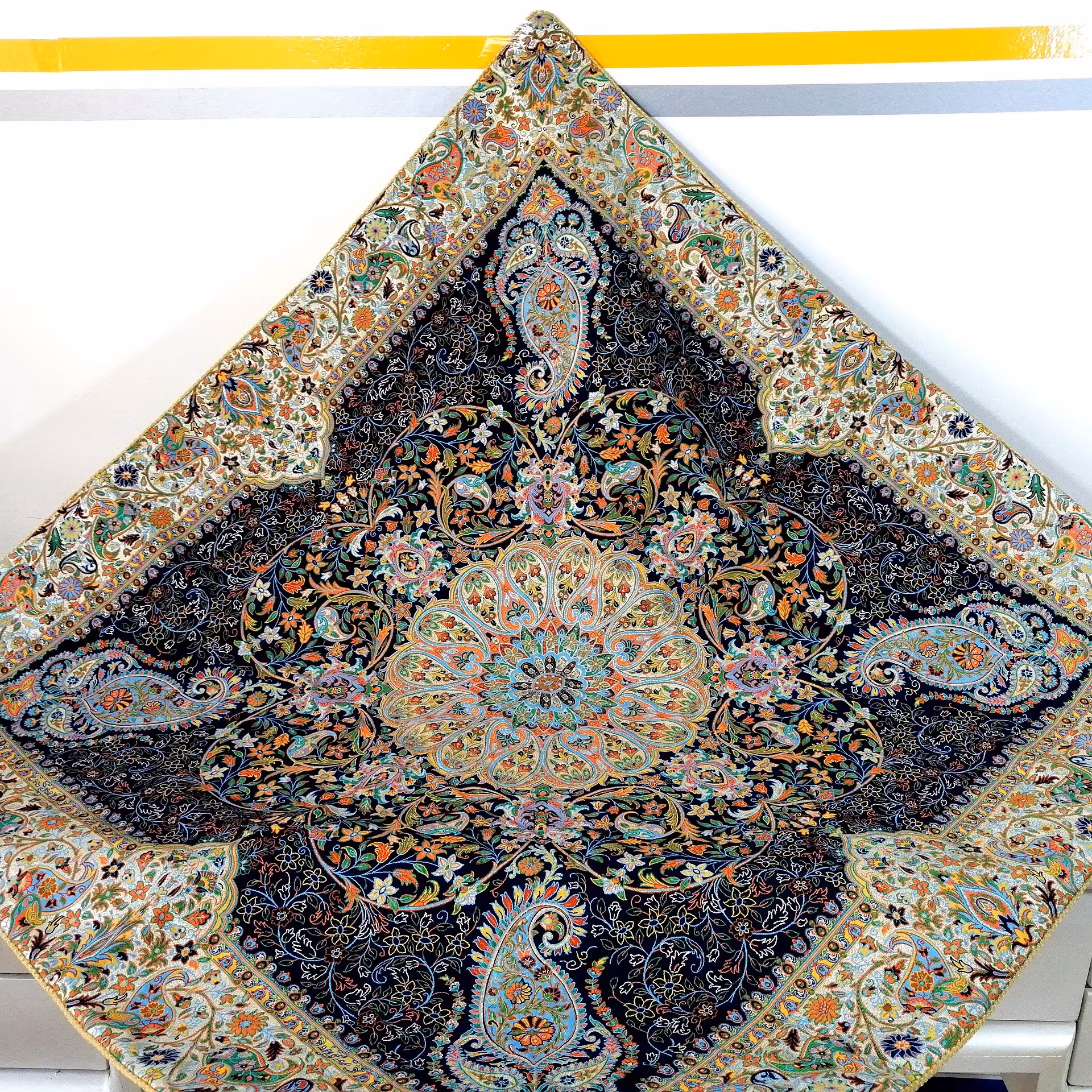 ترمه نفیس ابریشمی صنایع دستی یزد برند هفت گردون کد 06