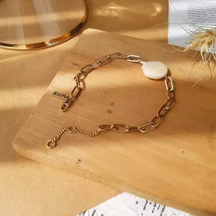 دستبند زنجیر  آجری استیل رنگ ثابت و صدف طبیعی فوق العاده شیک 