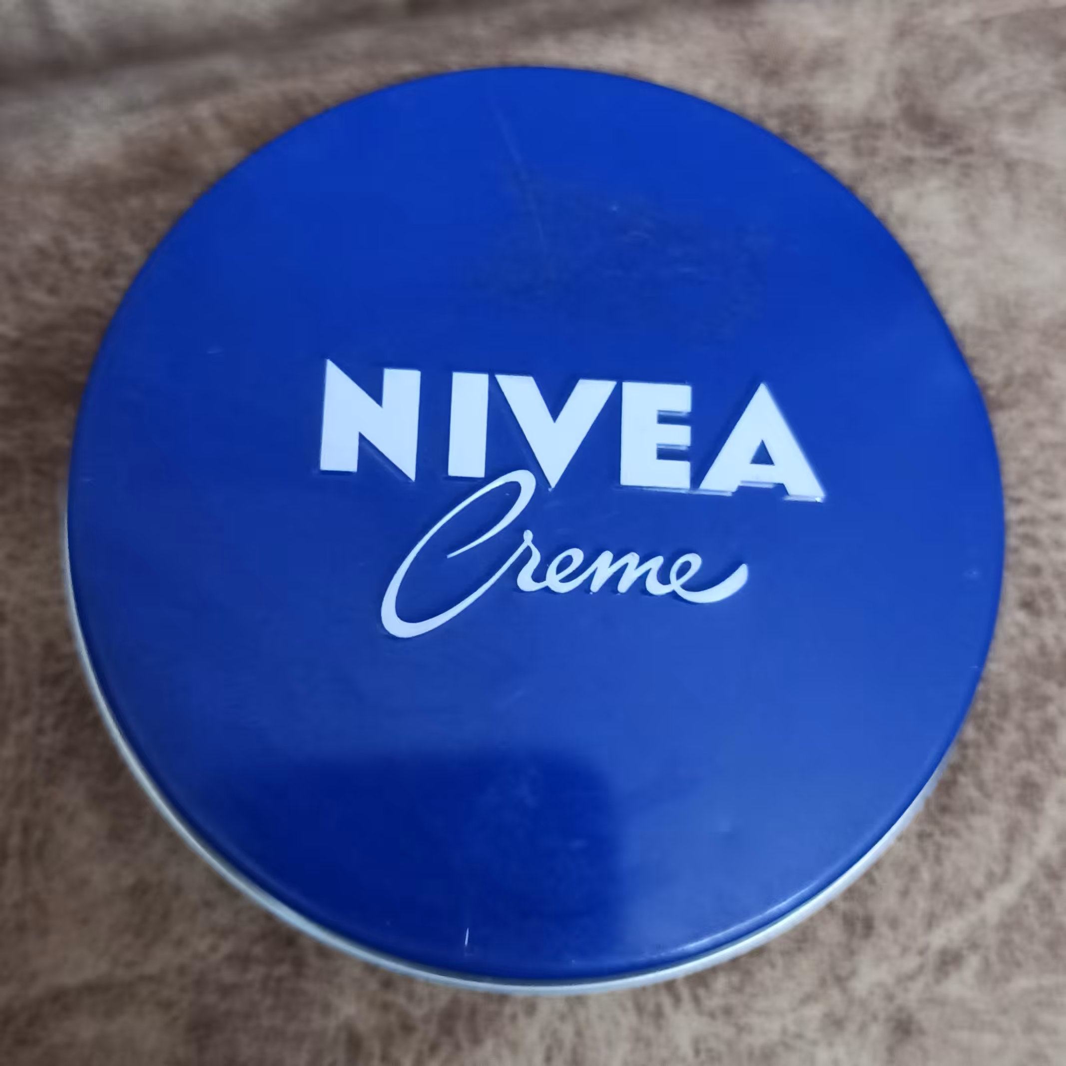 کرم نیوا فلزی 60 میل مرطوب کننده دست و صورت 