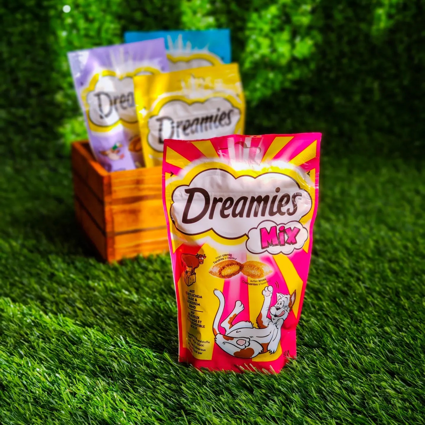 تشویقی گربه دریمیز  Dreamies 60g  طعم میکس گوشت و پنیر