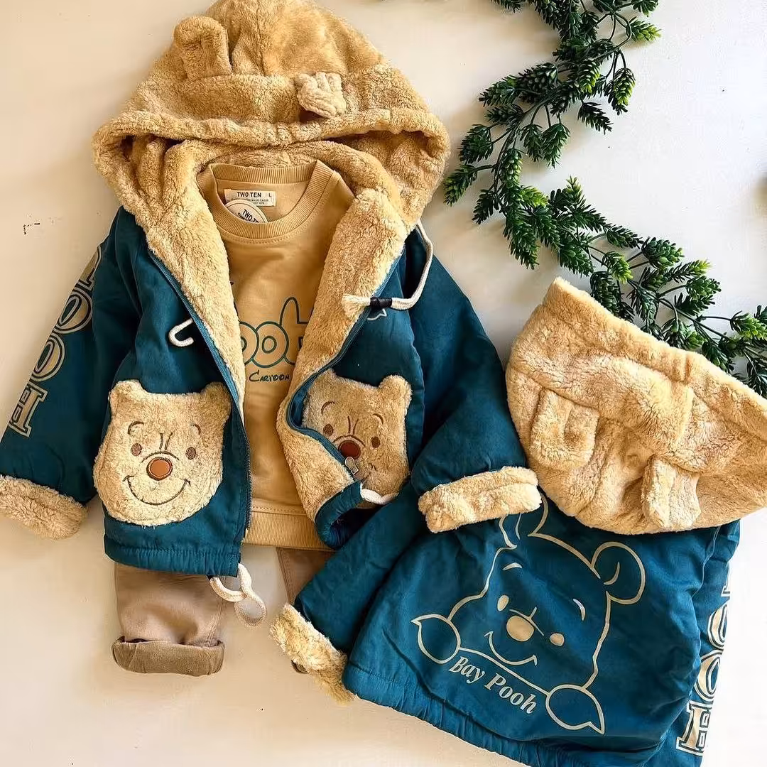 ست سه تیکه اسپورت کیفیت تضمینی مناسب حدود سنی 2 تا 8 سال داخل خز  سویشرت میکرو شلوار کتان کش لاینردار  رنگبندی متنوع 