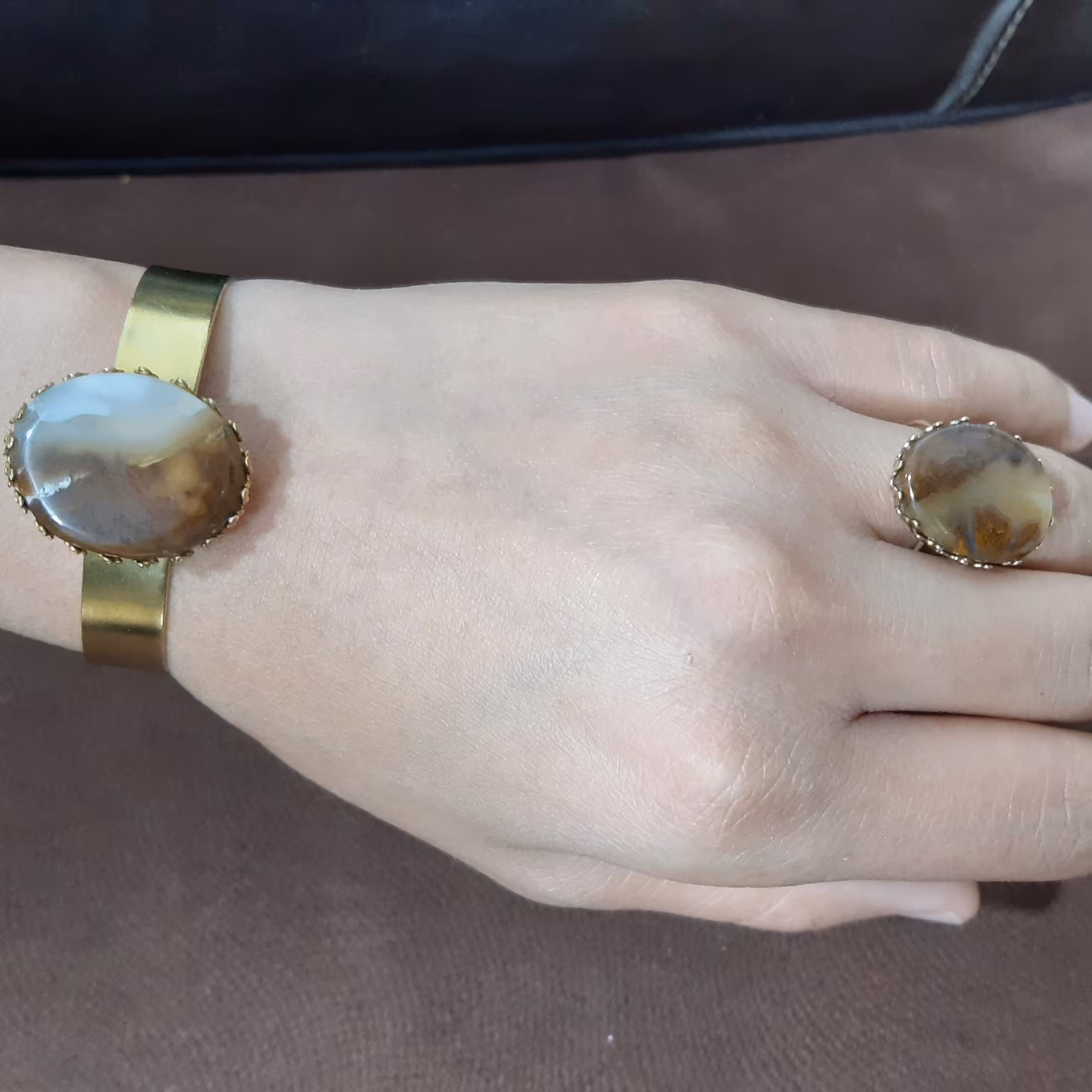 انگشتر و دستبند عقیق دورنگ شجر  مصور  رکاب برنجی 