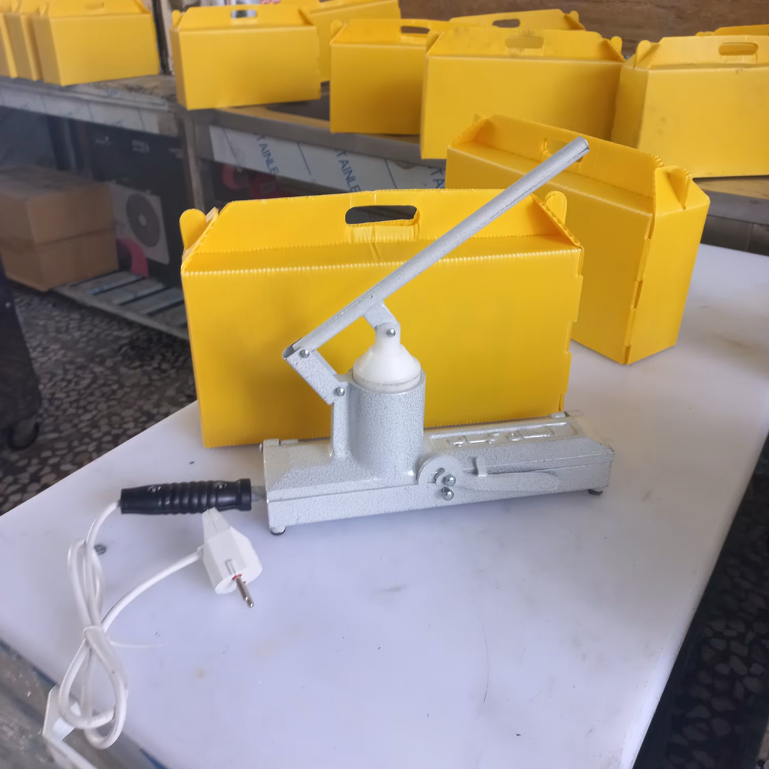 سیخ گیر کباب خانگی آلومینیومی 95 گرم ( کباب زن و کوبیده زن ) 