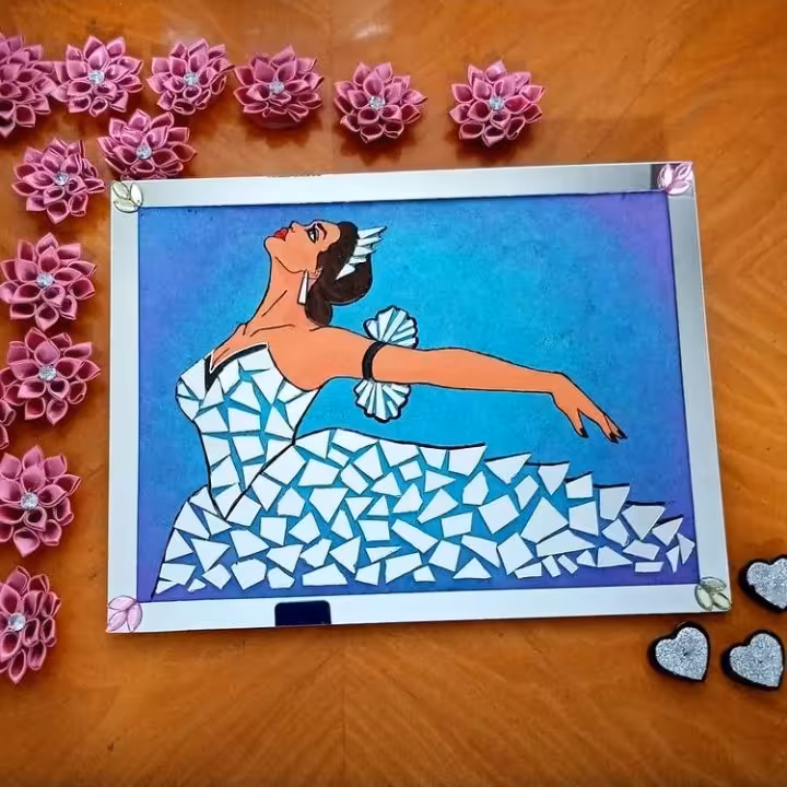 تابلوآینه‌کاری‌ملکه با تکه چسبانی آینه بروی چوب ابعاد30در40 و قطر0/5